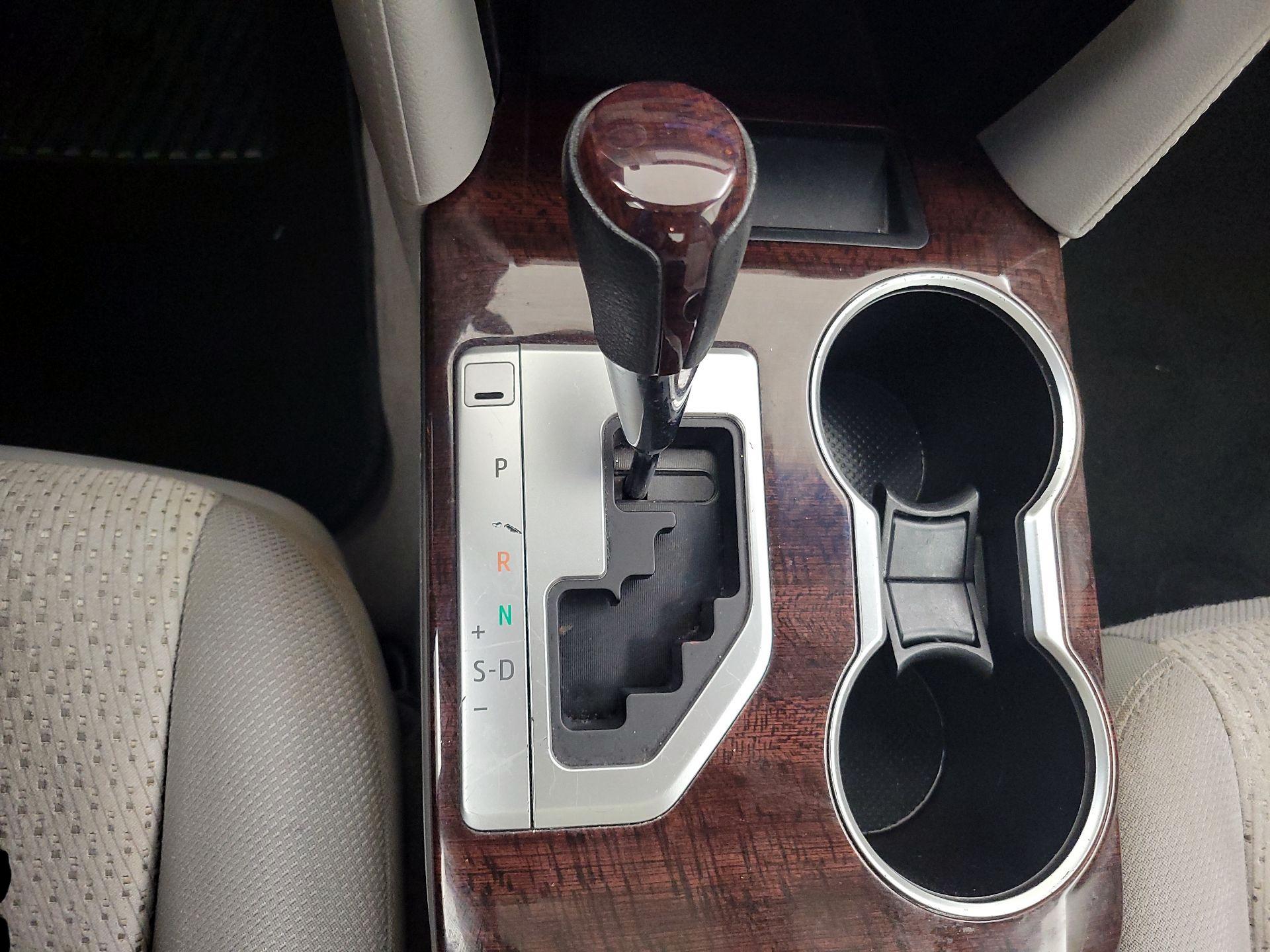 Thumbnail: 2014 Toyota Camry - 18