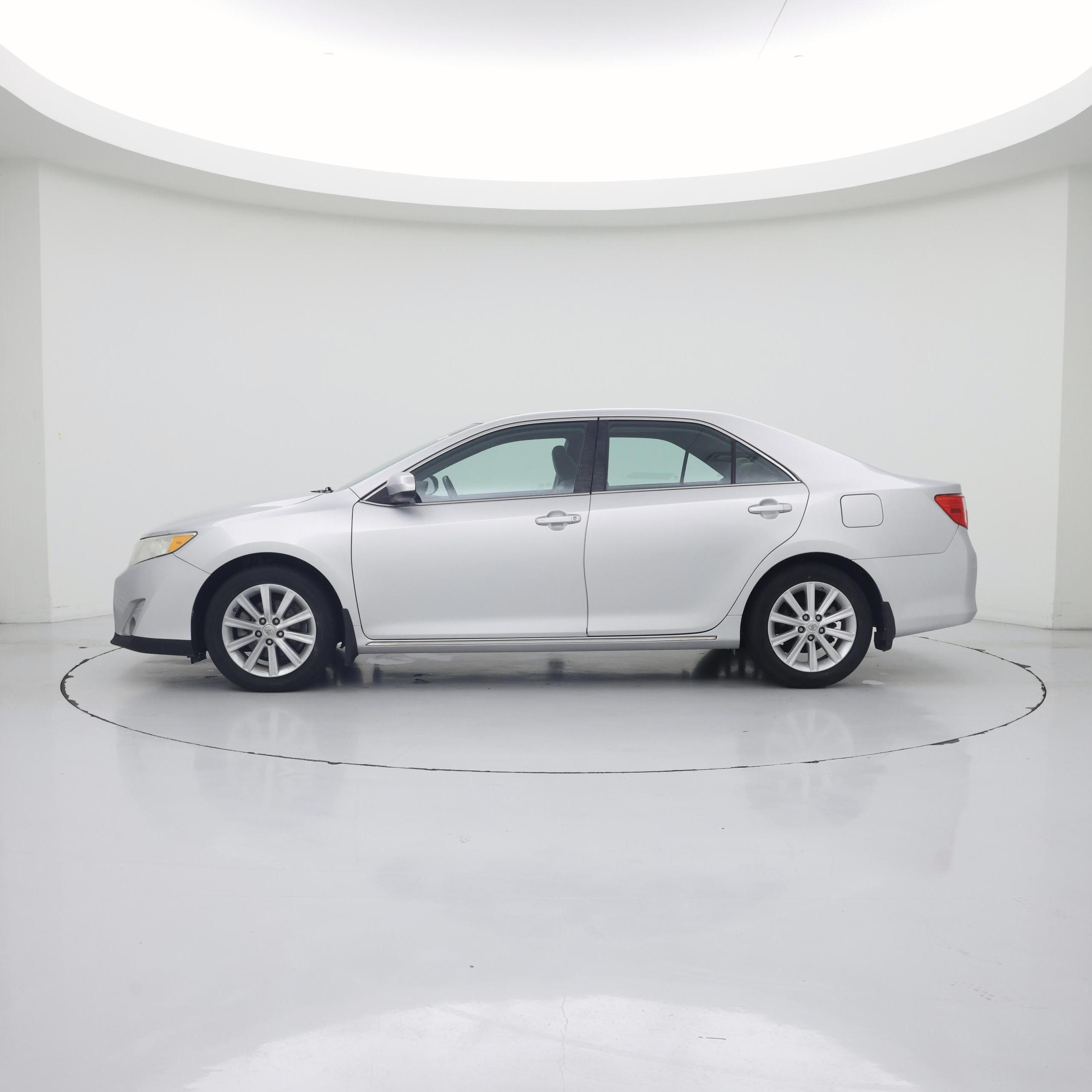 Thumbnail: 2014 Toyota Camry - 3