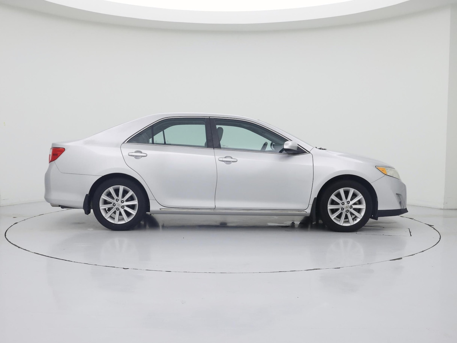 2014 Toyota Camry XLE - Photo 8