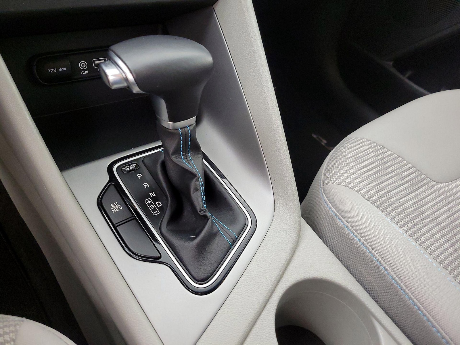 2019 Kia Niro LX - Photo 18
