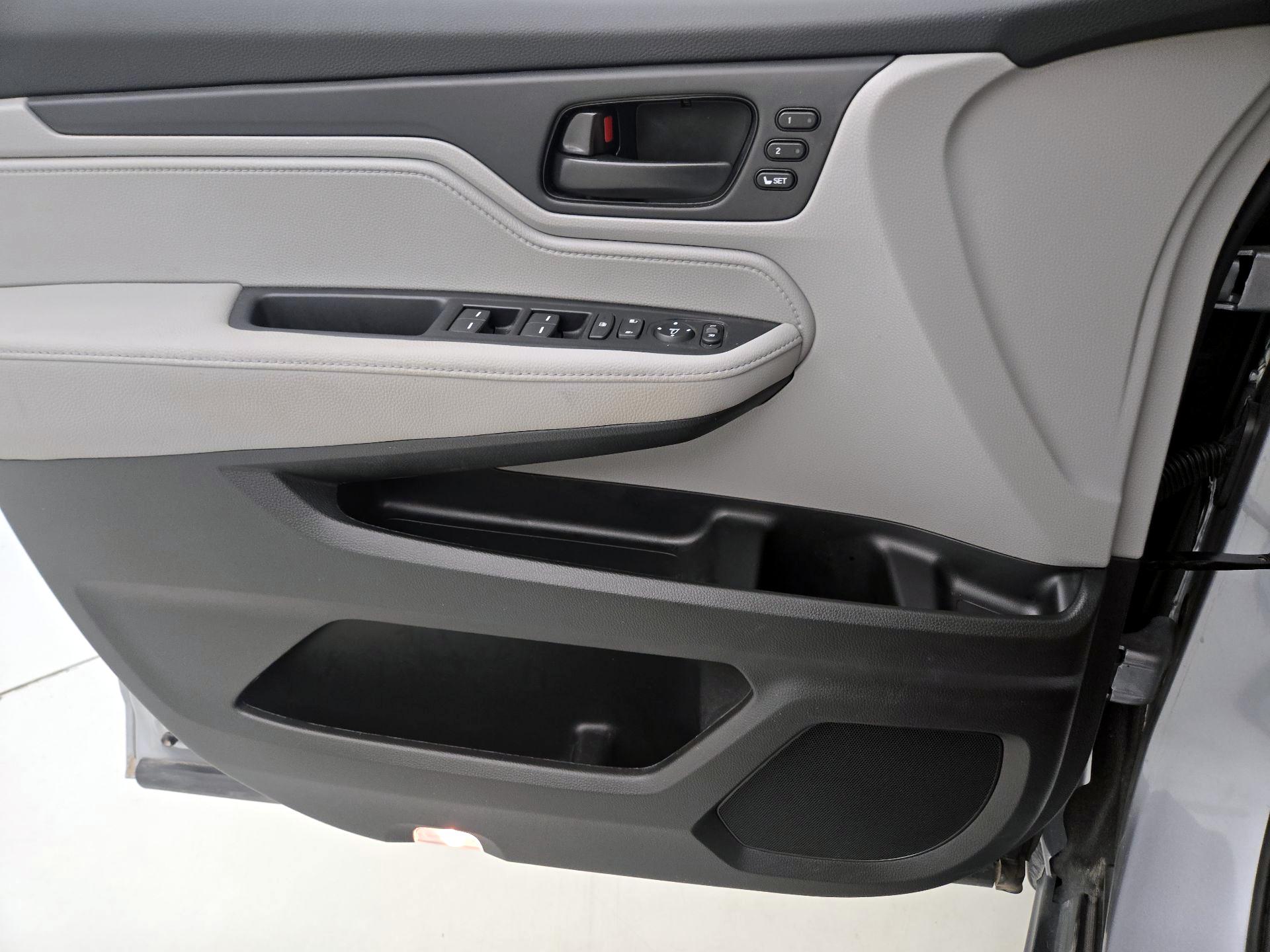 Thumbnail: 2023 Honda Odyssey - 12