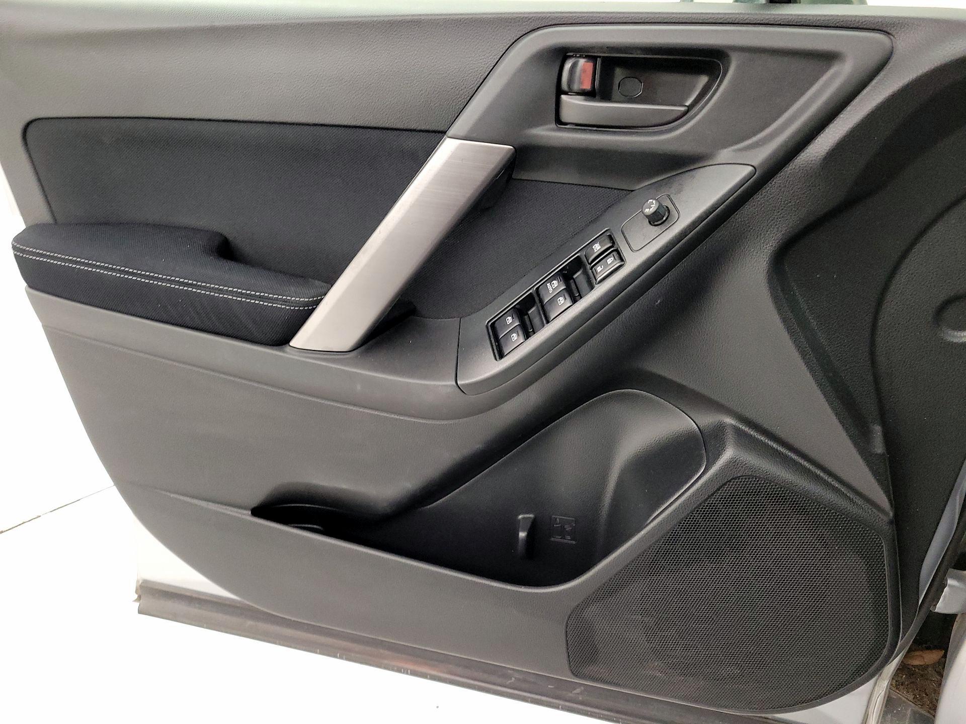 Thumbnail: 2015 Subaru Forester - 12