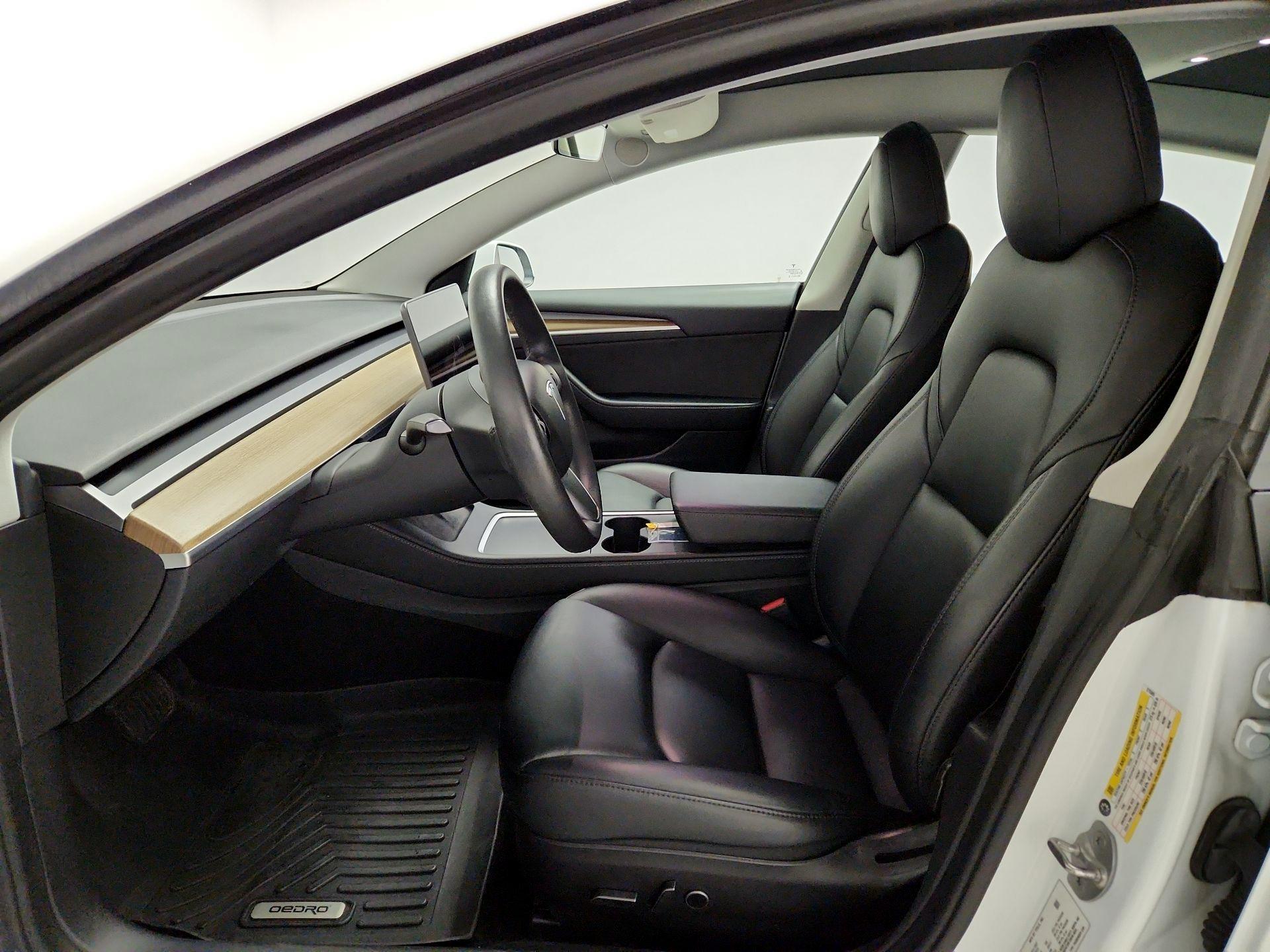 Thumbnail: 2022 Tesla Model 3 - 11