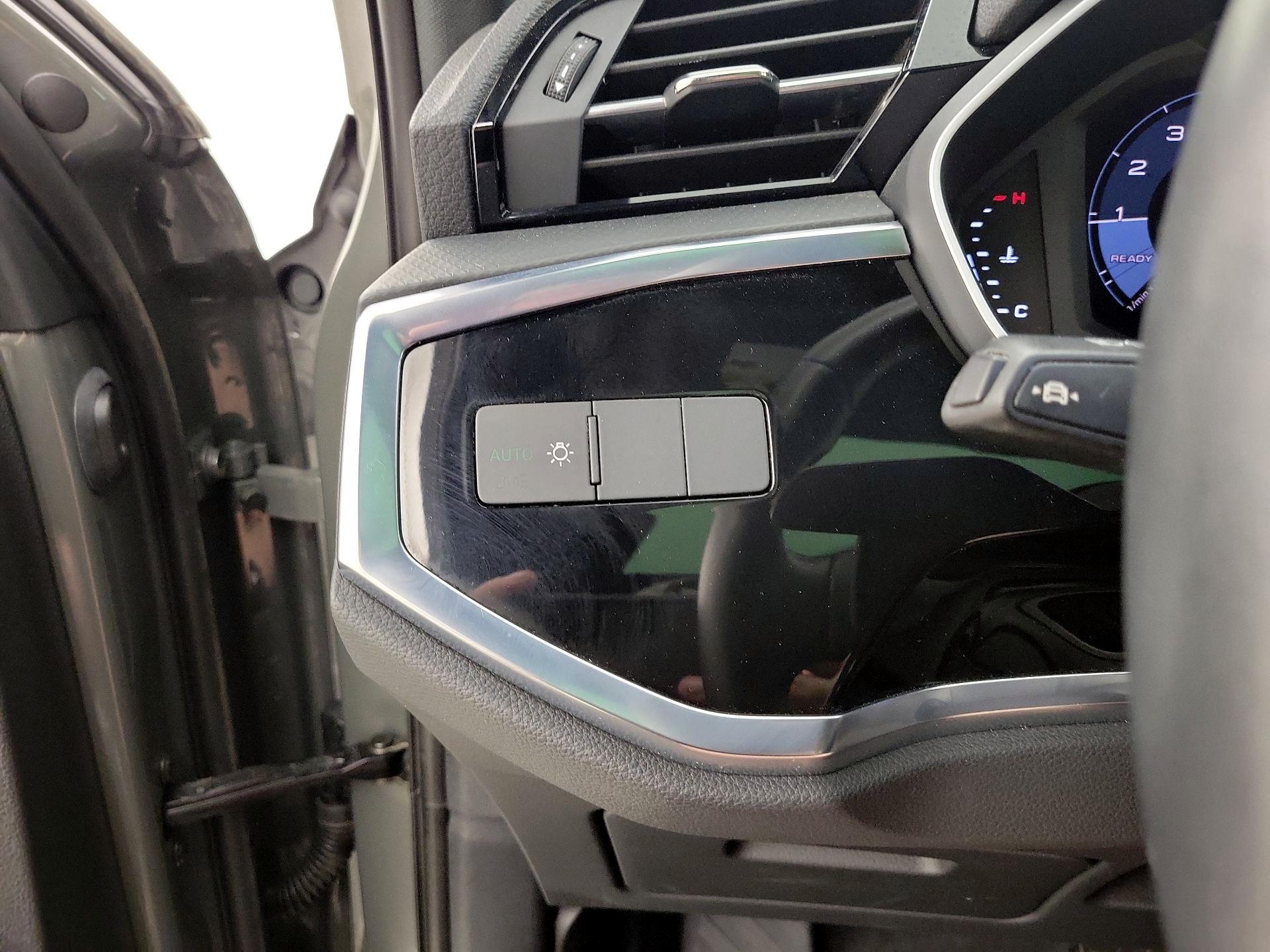 Thumbnail: 2021 Audi Q3 - 13