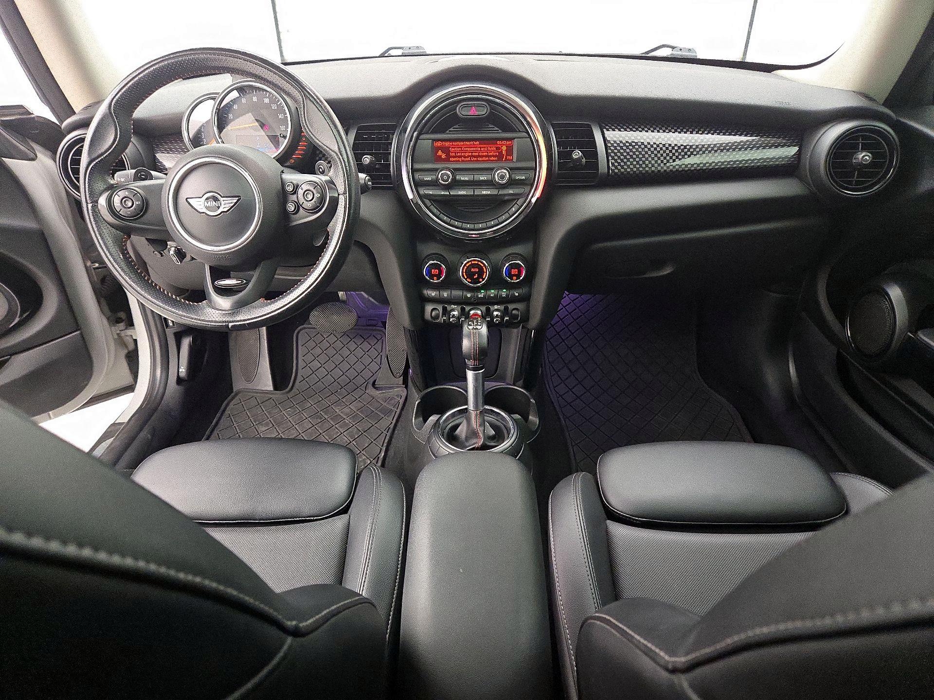 Thumbnail: 2016 MINI Cooper Hardtop - 9