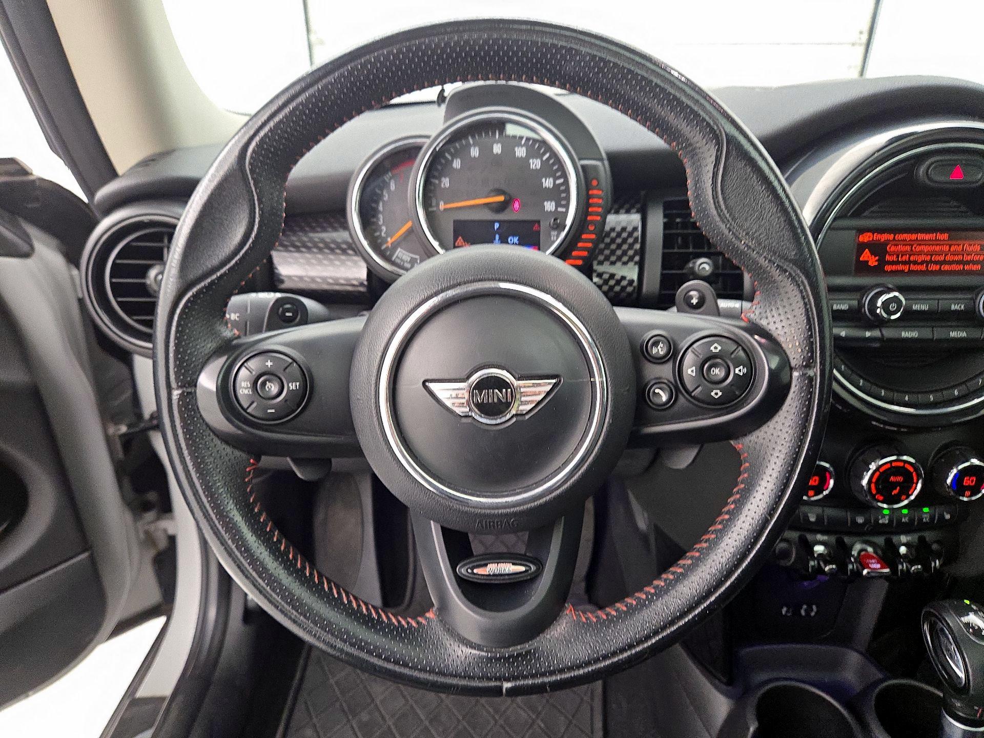 Thumbnail: 2016 MINI Cooper Hardtop - 10