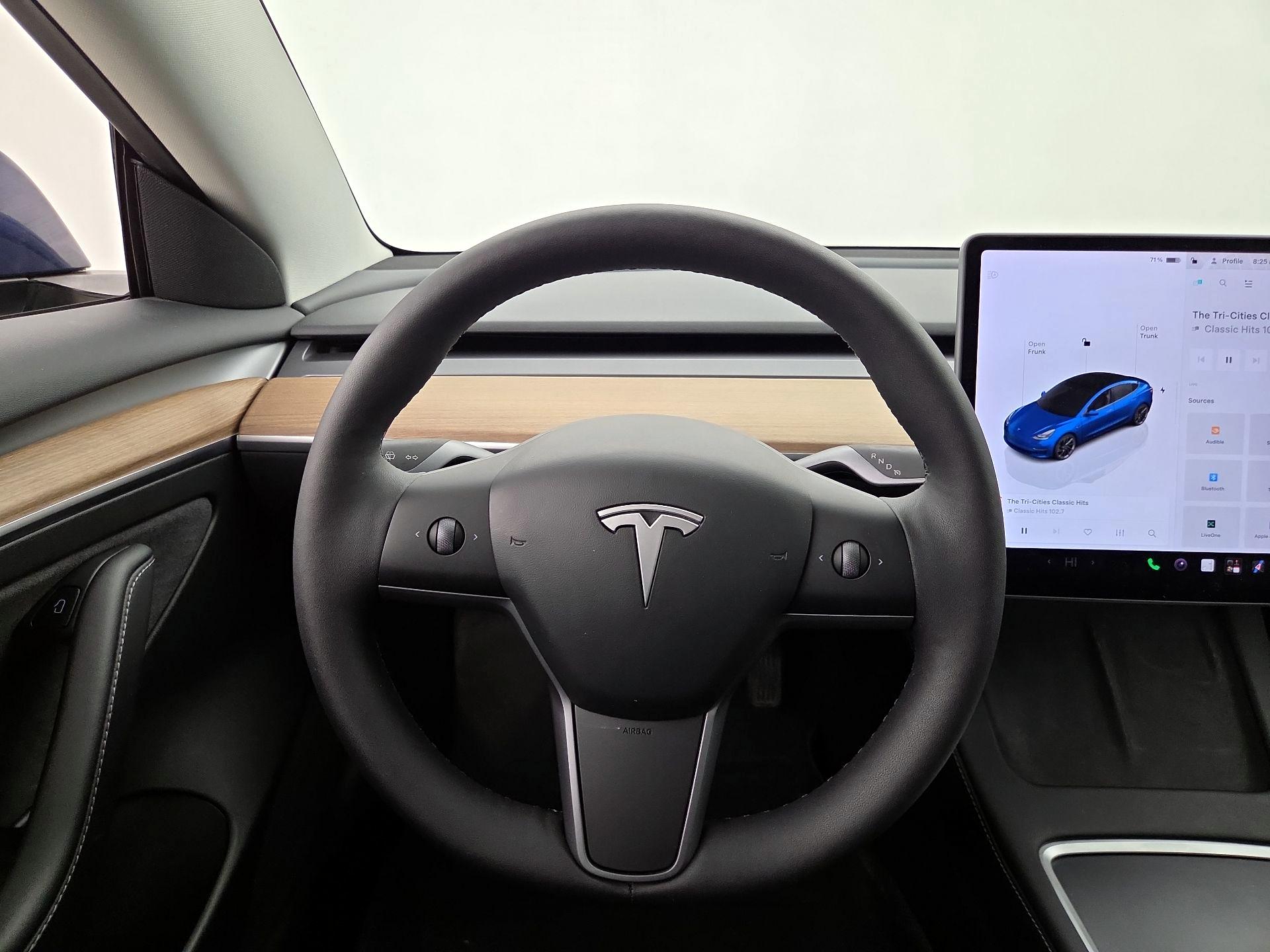 Thumbnail: 2023 Tesla Model 3 - 10