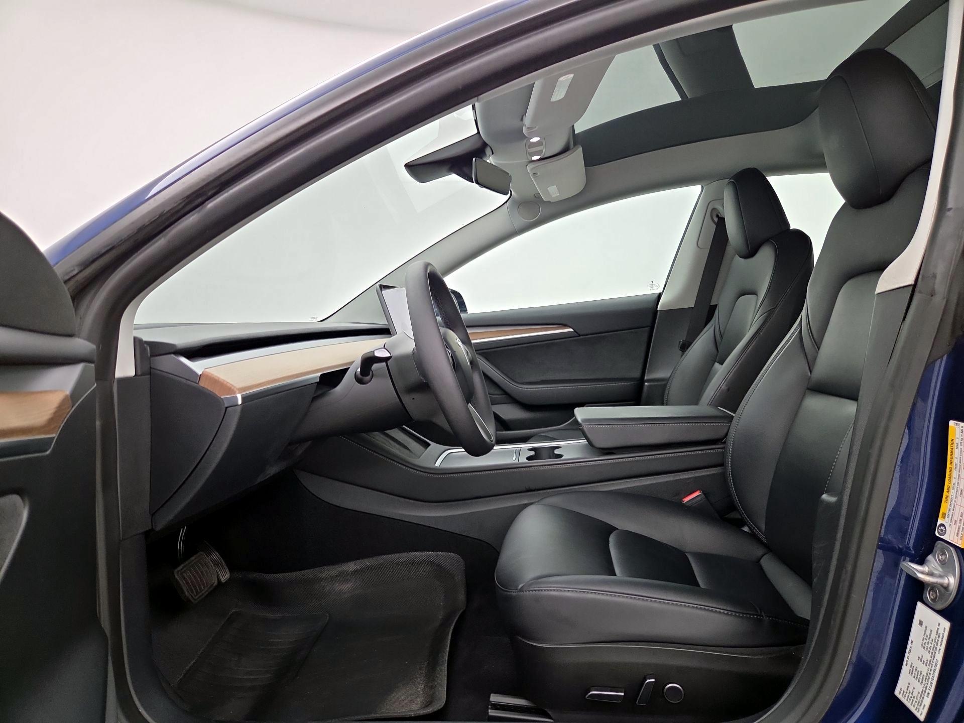 Thumbnail: 2023 Tesla Model 3 - 11