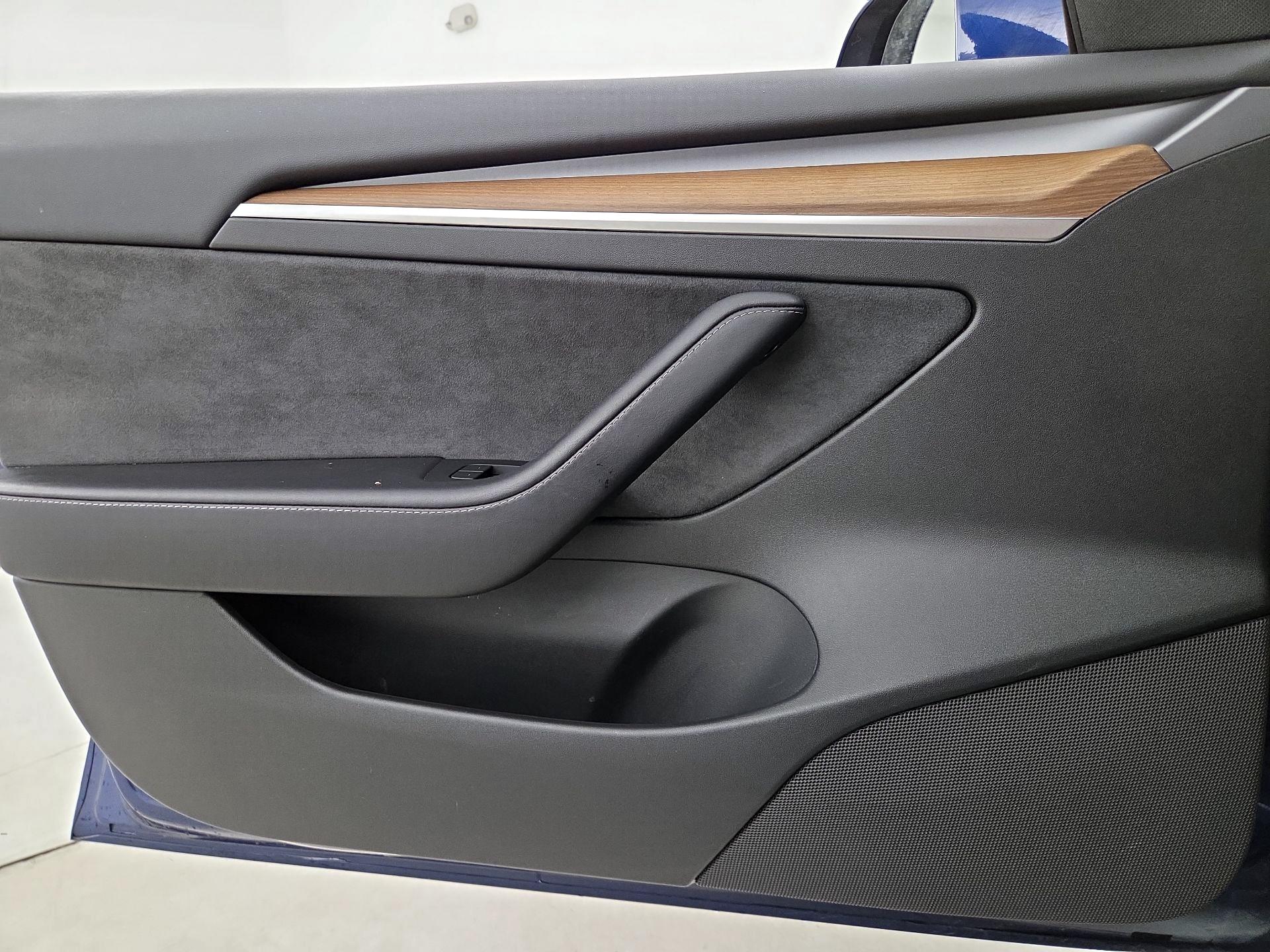 Thumbnail: 2023 Tesla Model 3 - 12