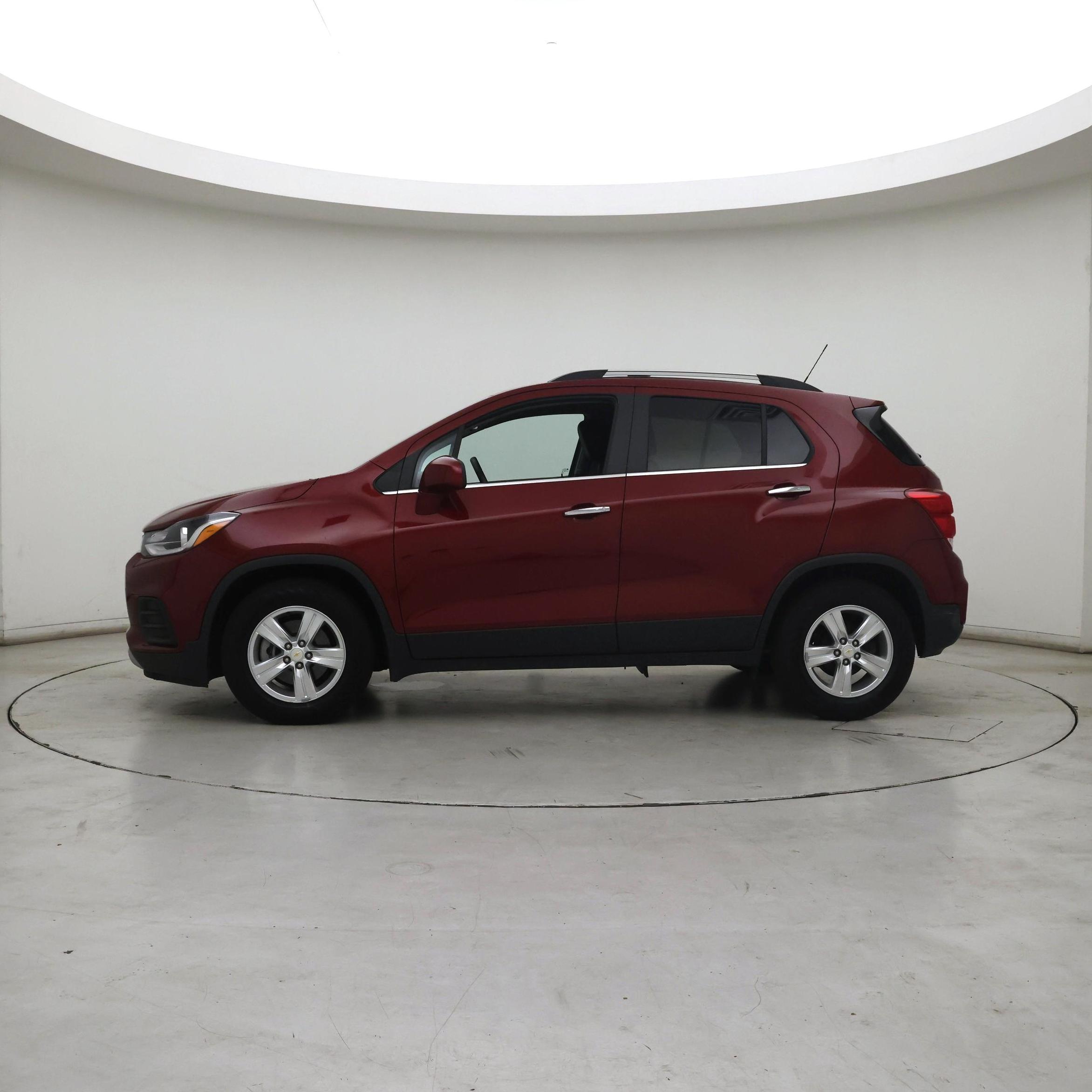 Thumbnail: 2018 Chevrolet Trax - 3