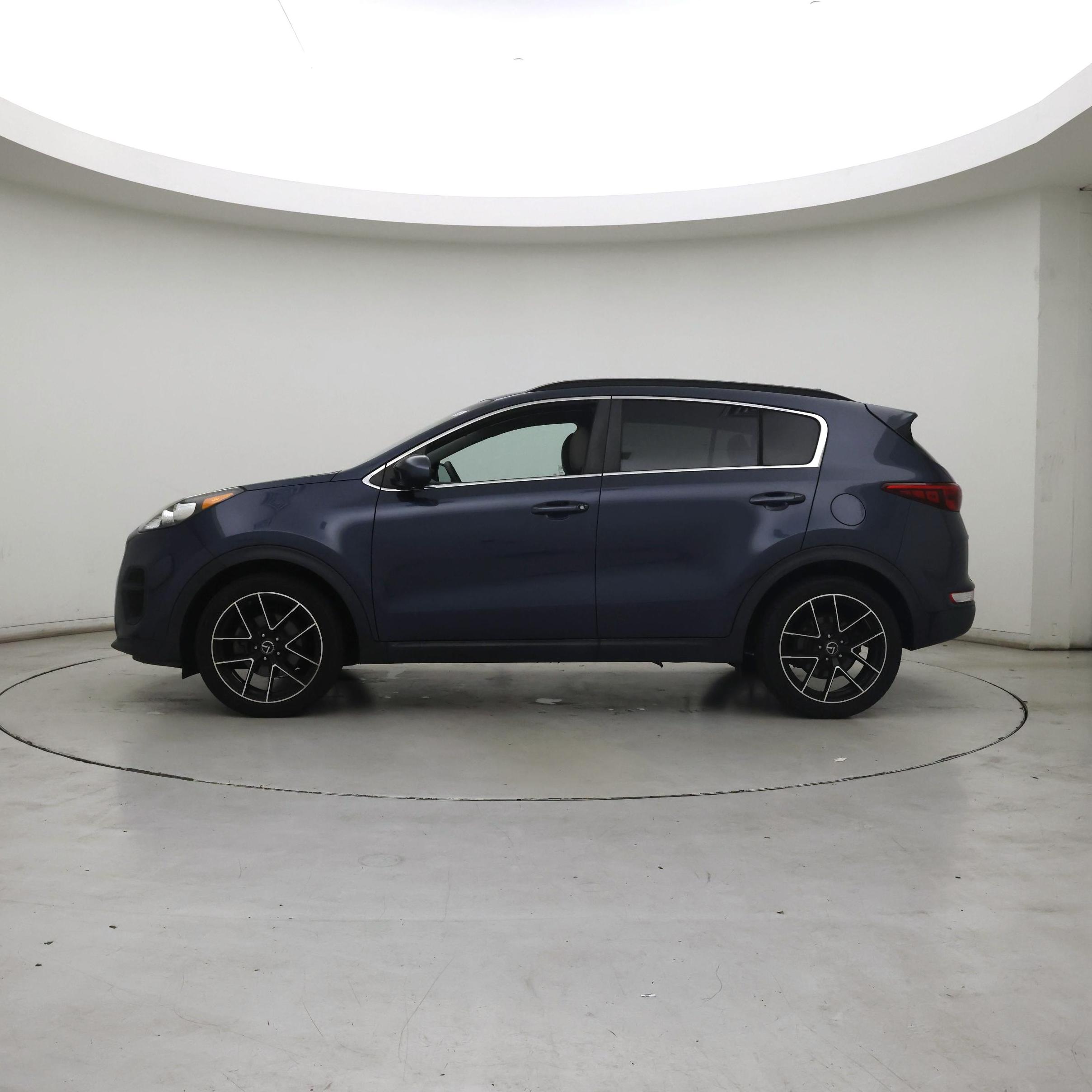 Thumbnail: 2017 Kia Sportage - 3
