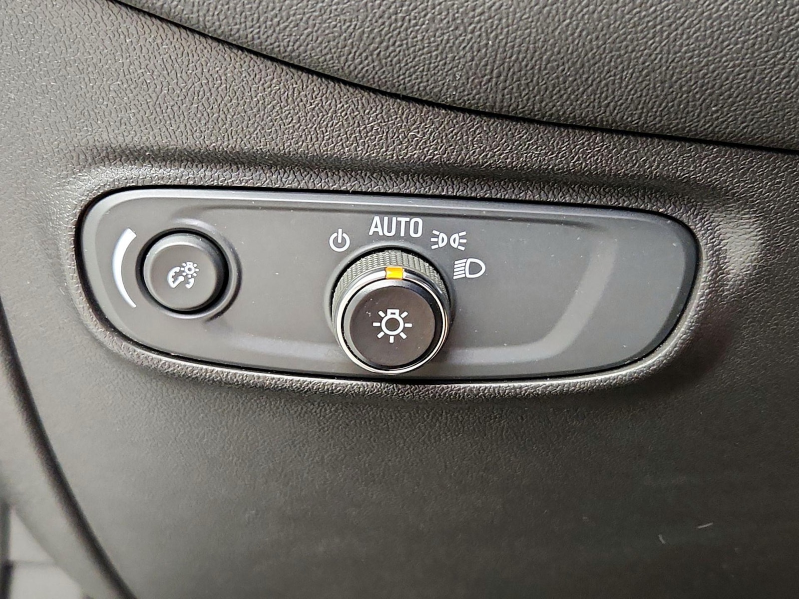 2022 Chevrolet Equinox LT - Photo 12