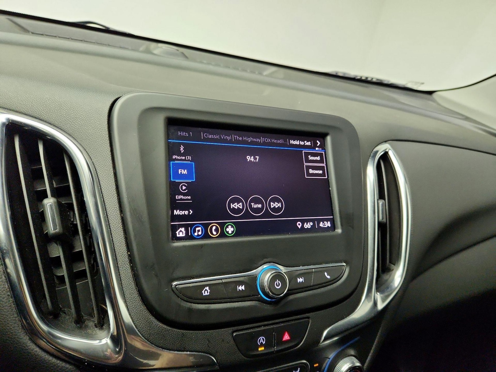 2022 Chevrolet Equinox LT - Photo 14