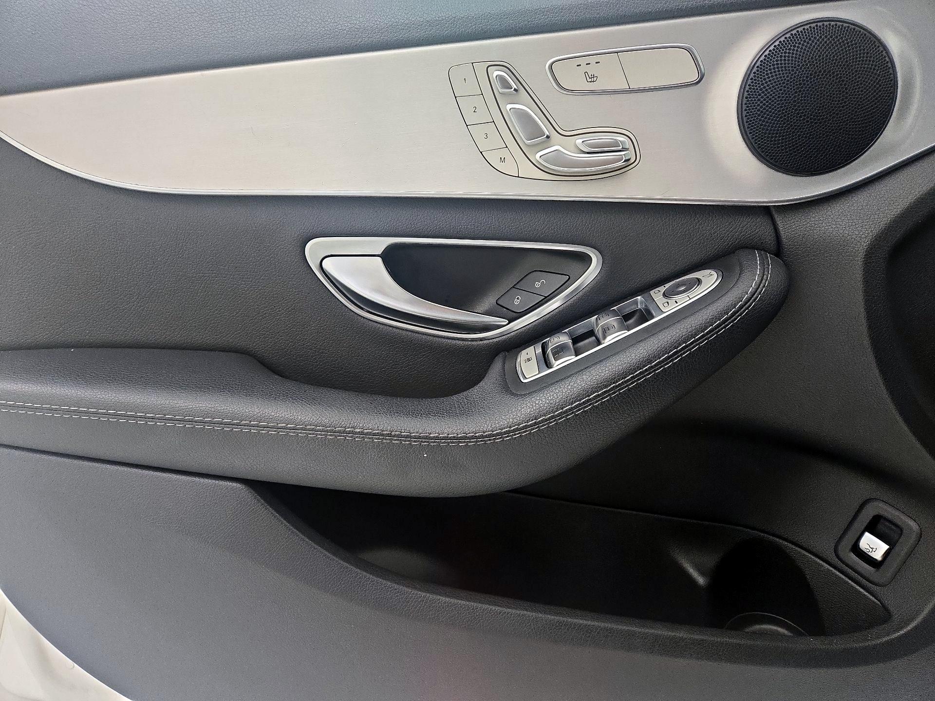 Thumbnail: 2018 Mercedes-Benz C-Class - 12