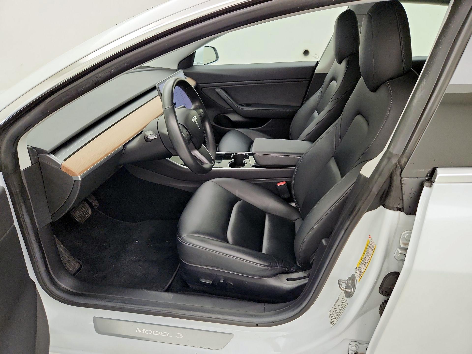 Thumbnail: 2019 Tesla Model 3 - 11