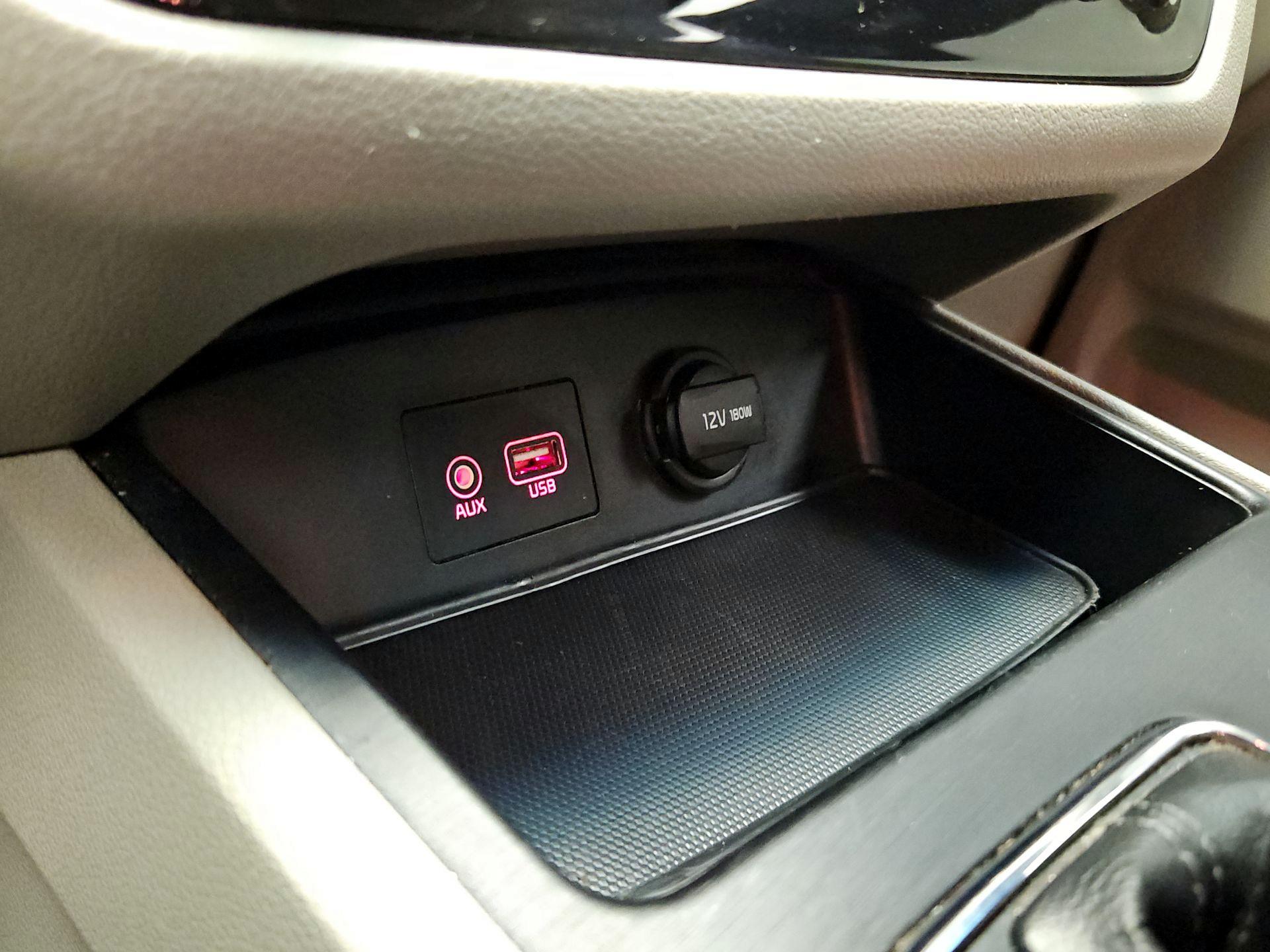 Thumbnail: 2020 Kia Sedona - 18