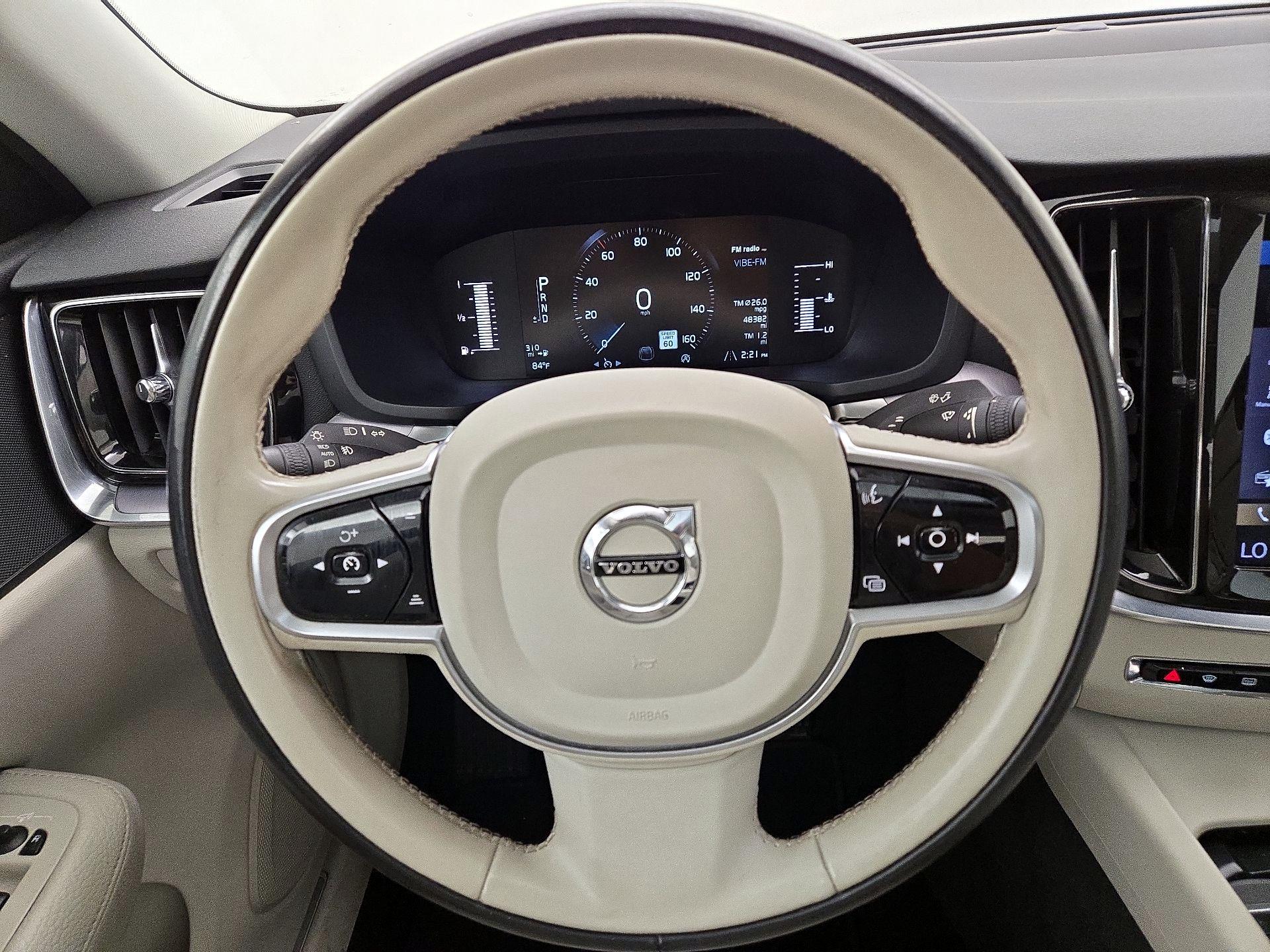 Thumbnail: 2019 Volvo S60 - 10
