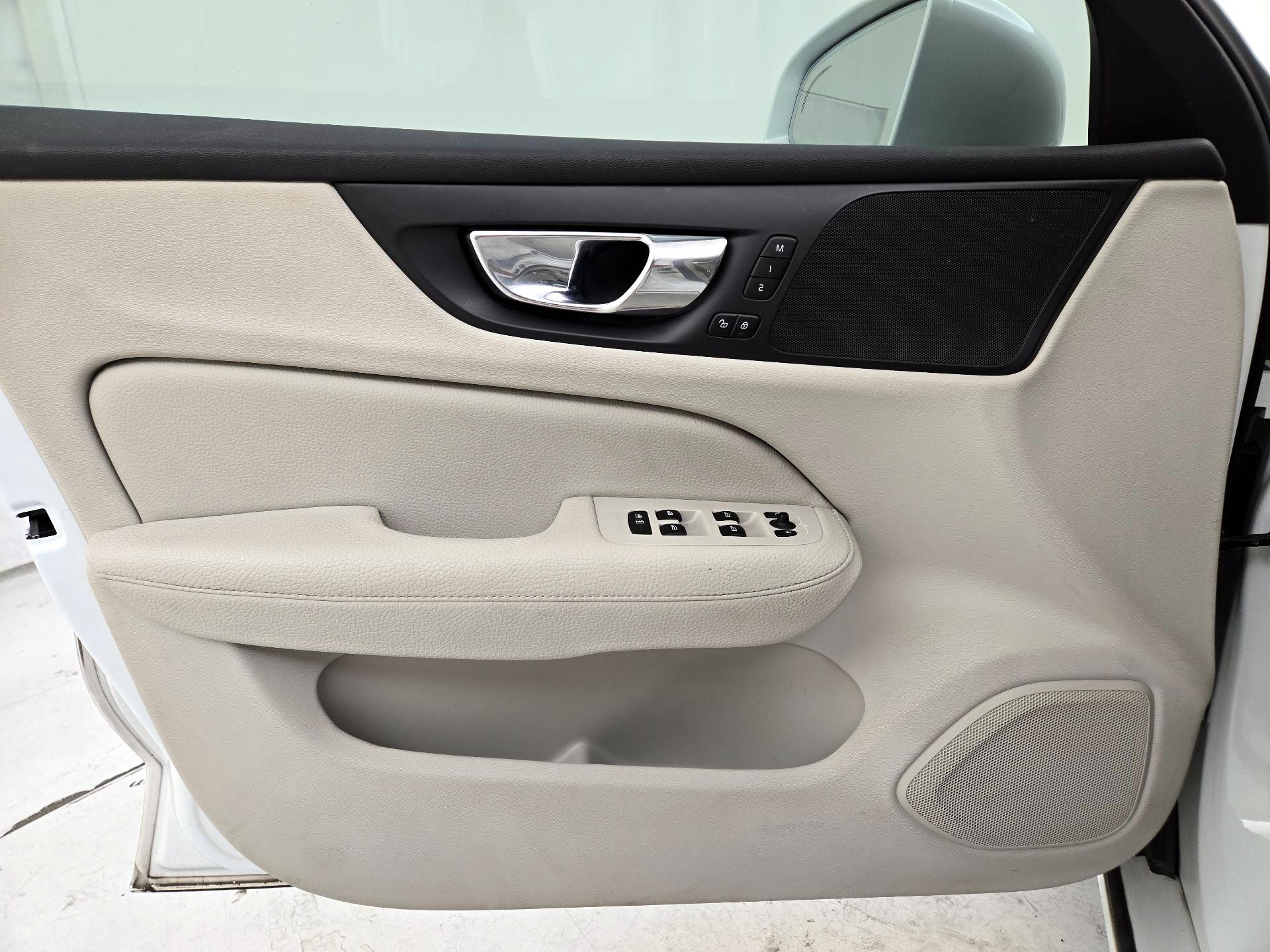 Thumbnail: 2019 Volvo S60 - 12