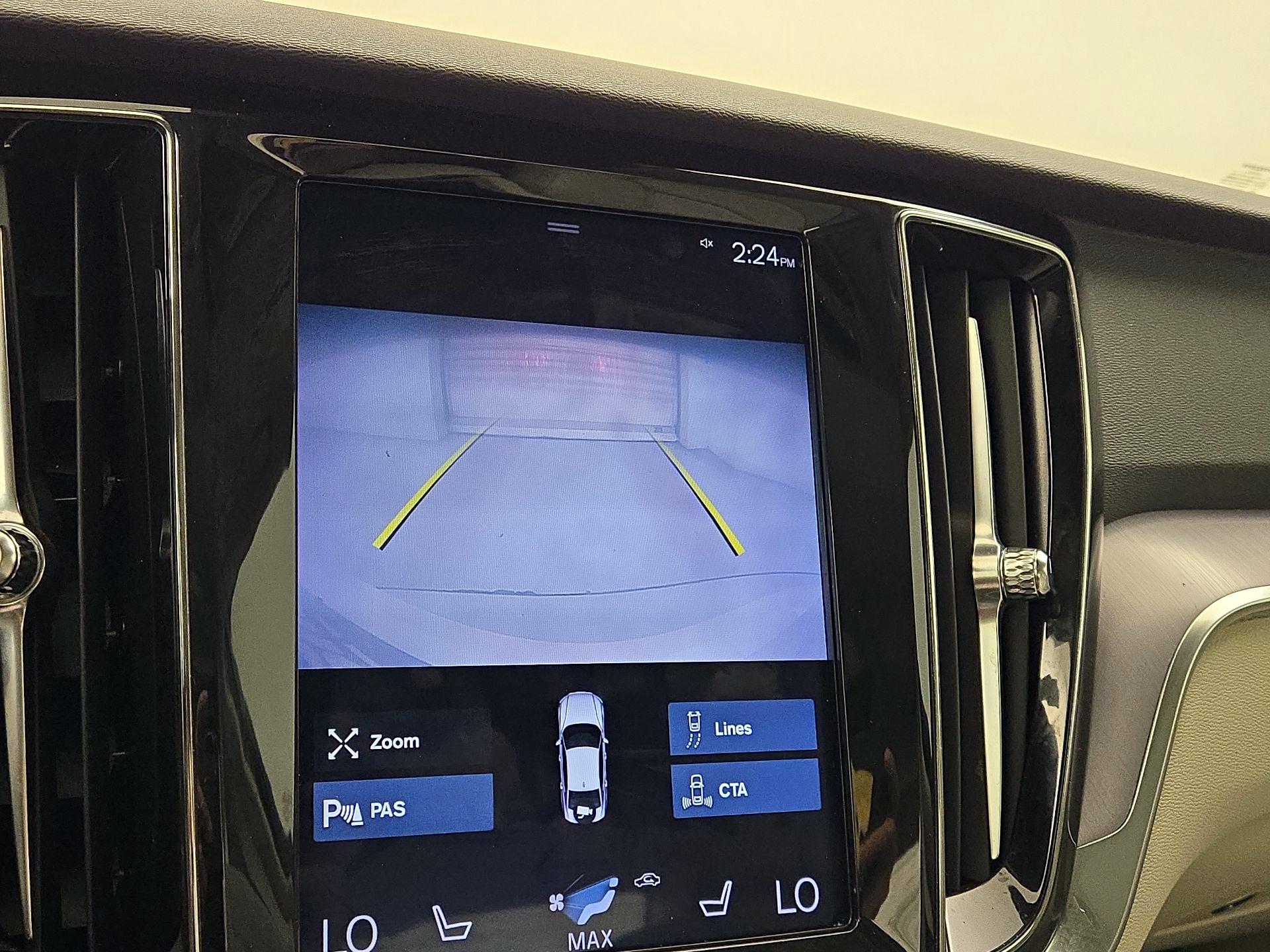 Thumbnail: 2019 Volvo S60 - 14