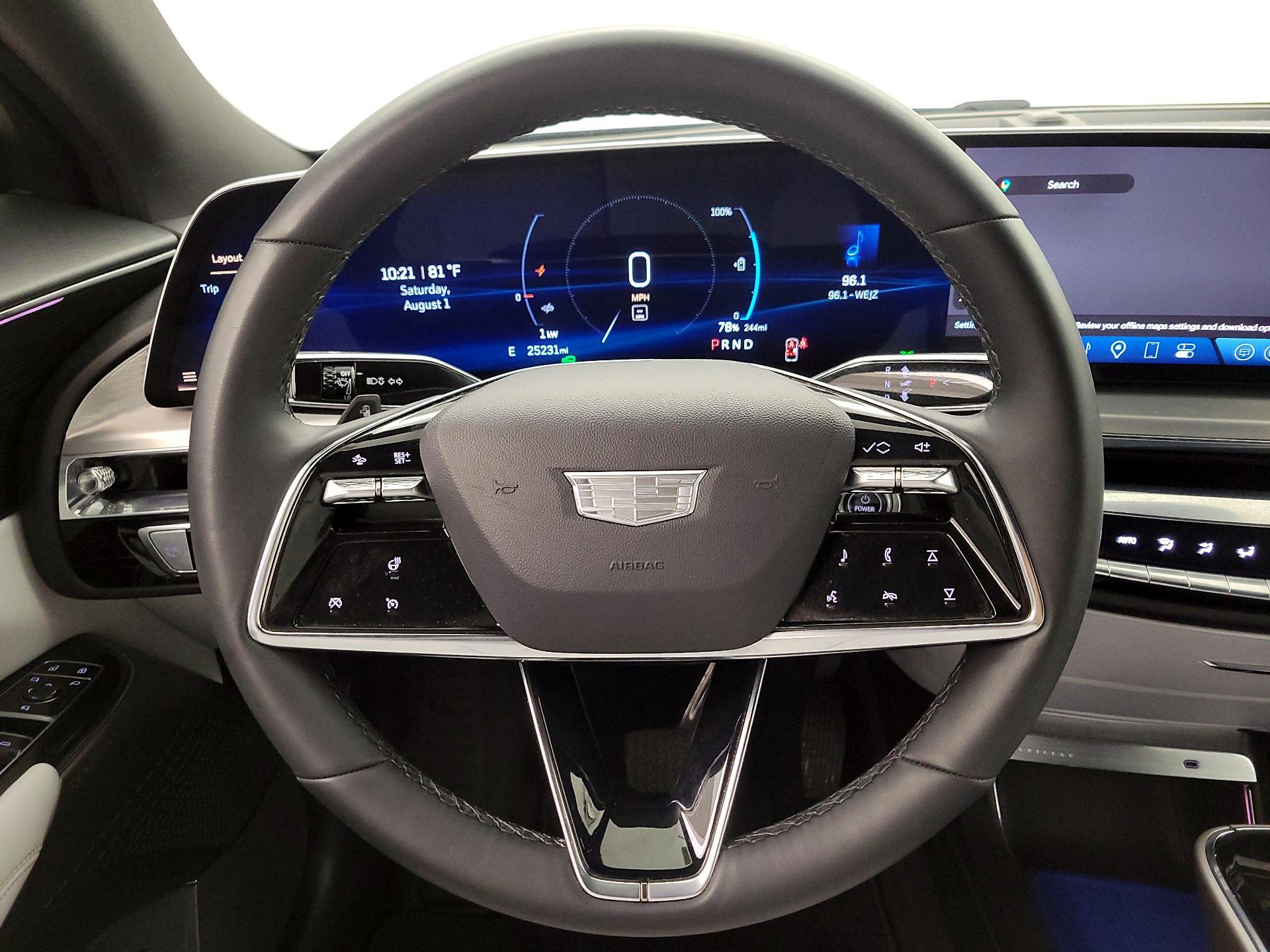 Thumbnail: 2024 Cadillac Lyriq - 10