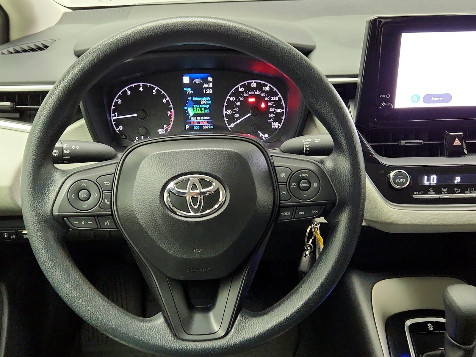 2025 Toyota Corolla LE - Photo 9