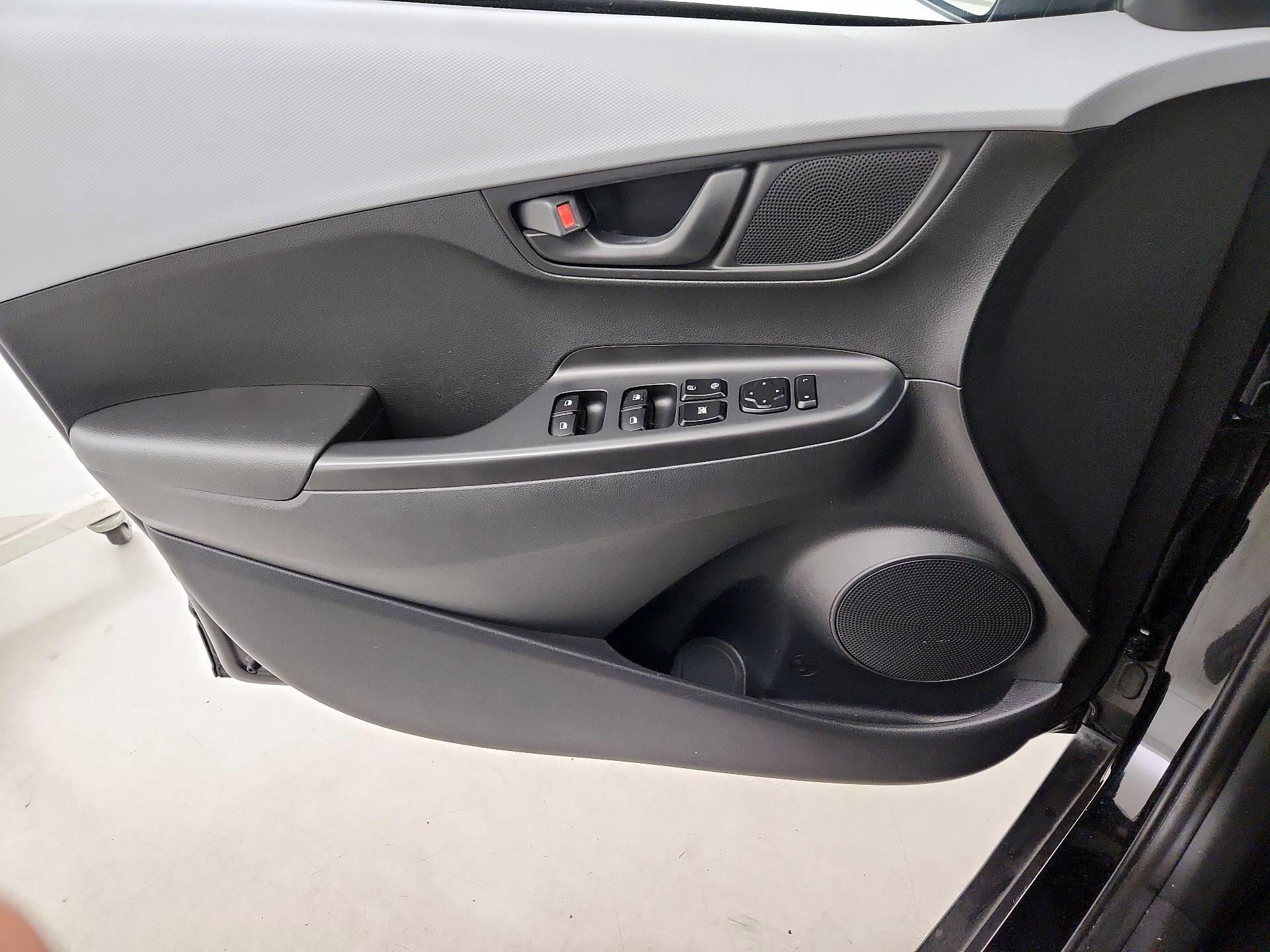 Thumbnail: 2018 Hyundai Kona - 12