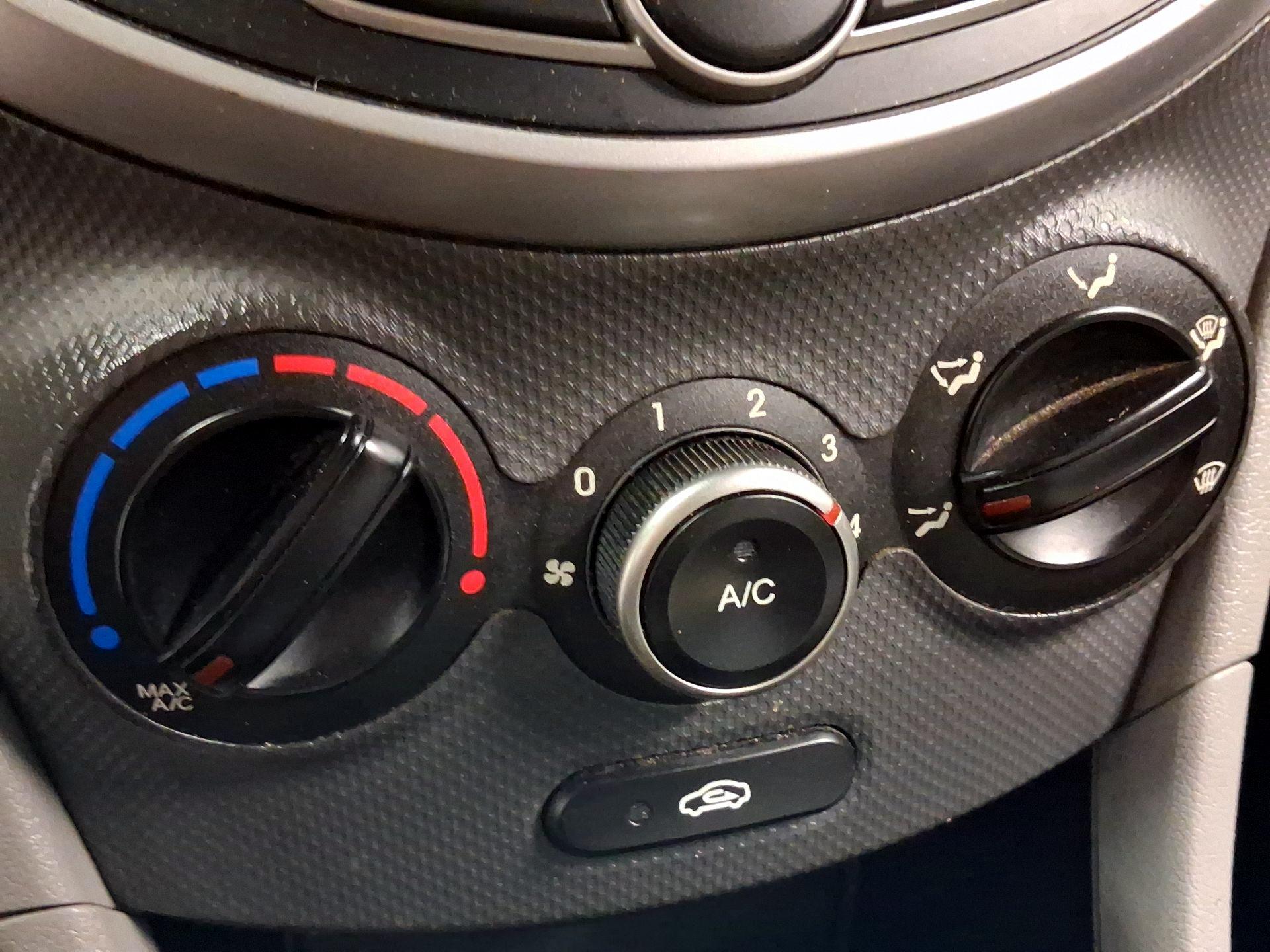 Thumbnail: 2017 Hyundai Accent - 13
