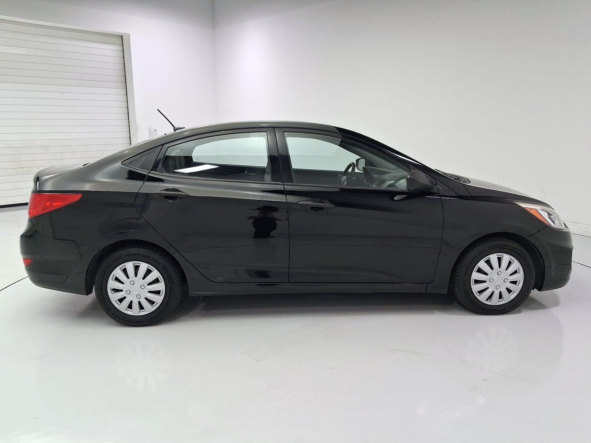 Thumbnail: 2017 Hyundai Accent - 4