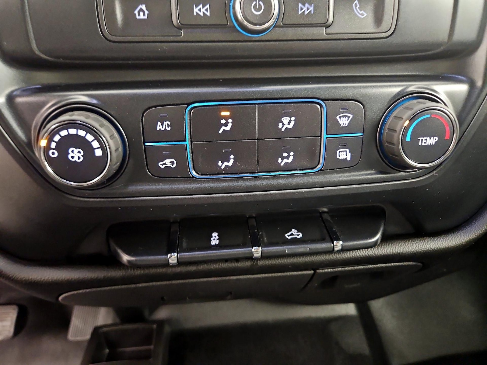 2018 Chevrolet Silverado 1500 Custom - Photo 15