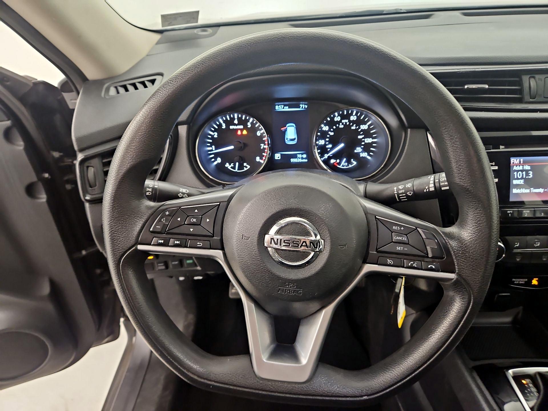 Thumbnail: 2017 Nissan Rogue - 10