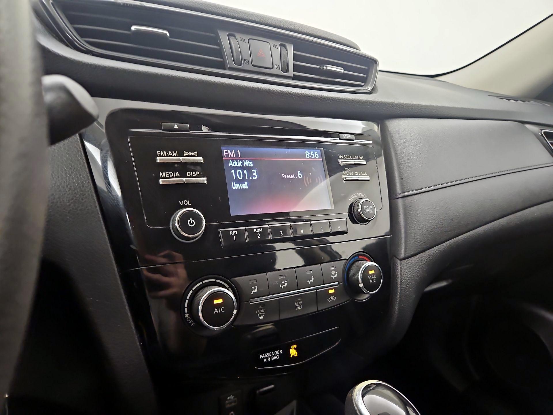 Thumbnail: 2017 Nissan Rogue - 15