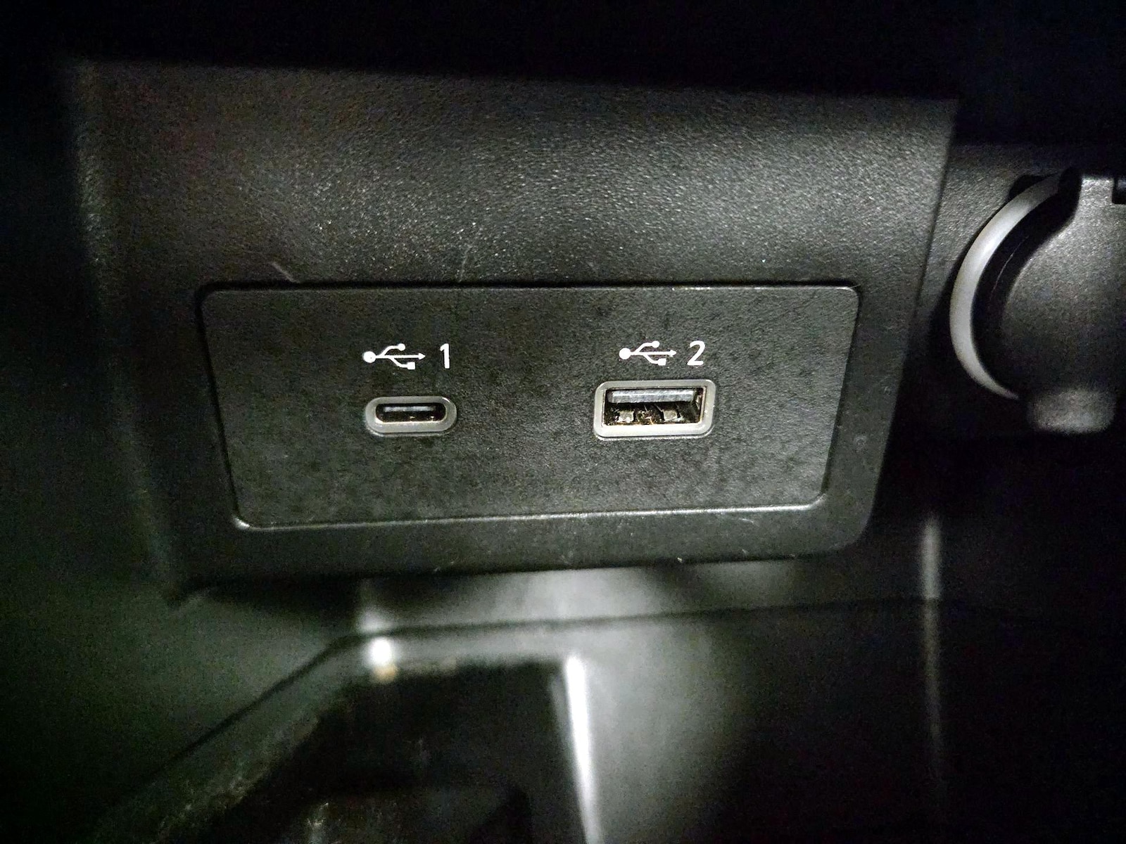 2021 Nissan Kicks SR - Photo 19