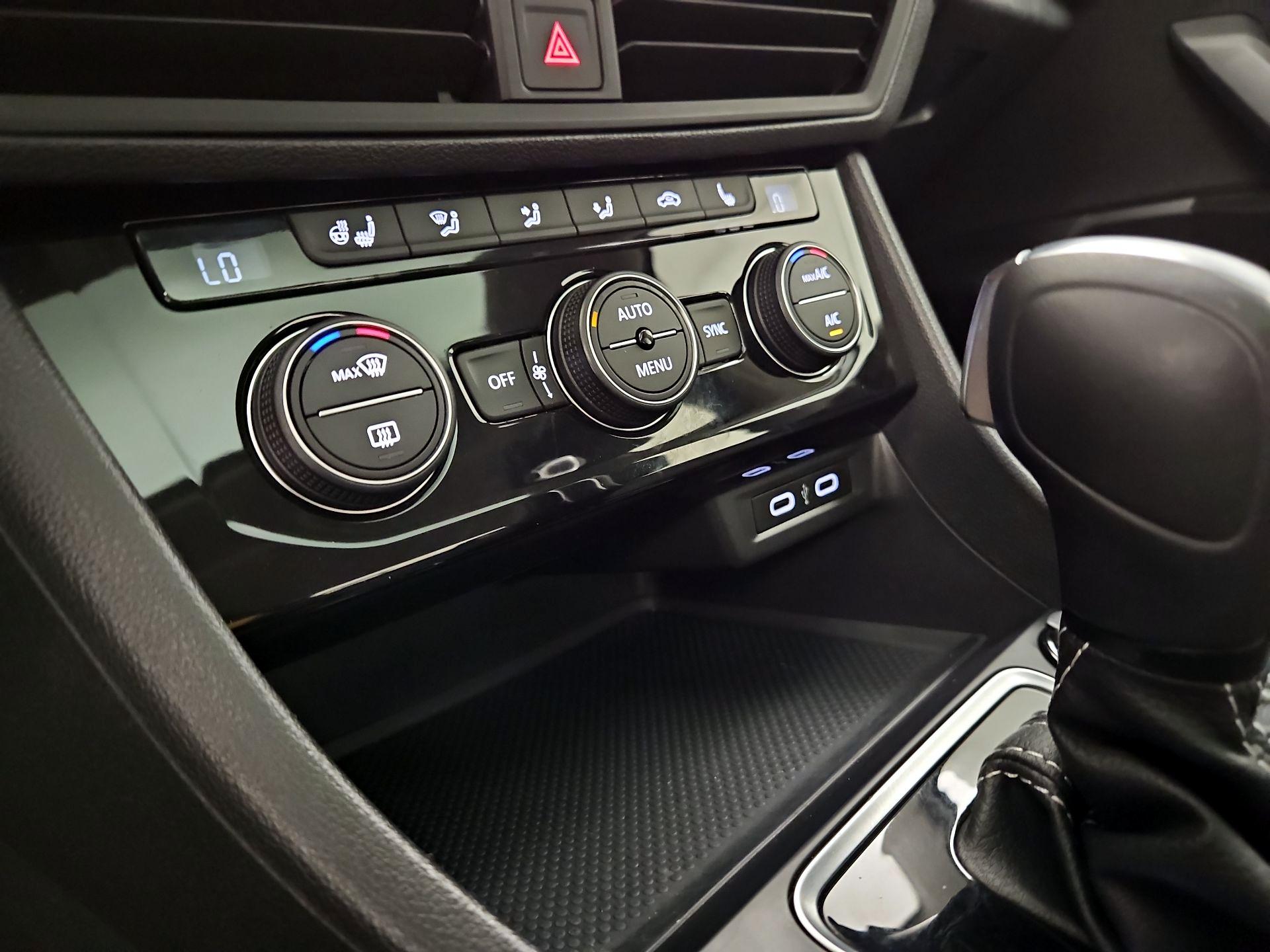 Thumbnail: 2021 Volkswagen Jetta - 18