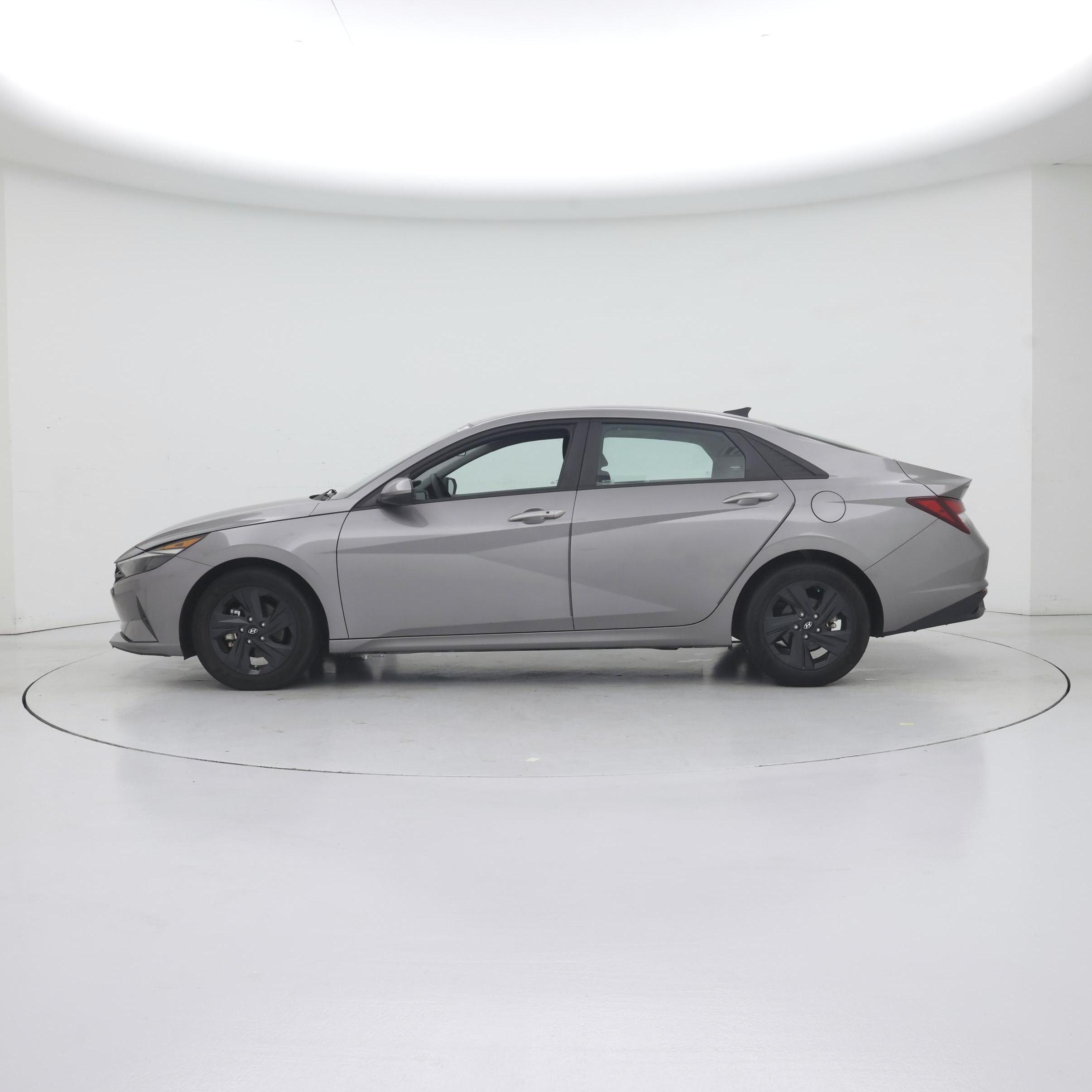 Thumbnail: 2022 Hyundai Elantra - 3