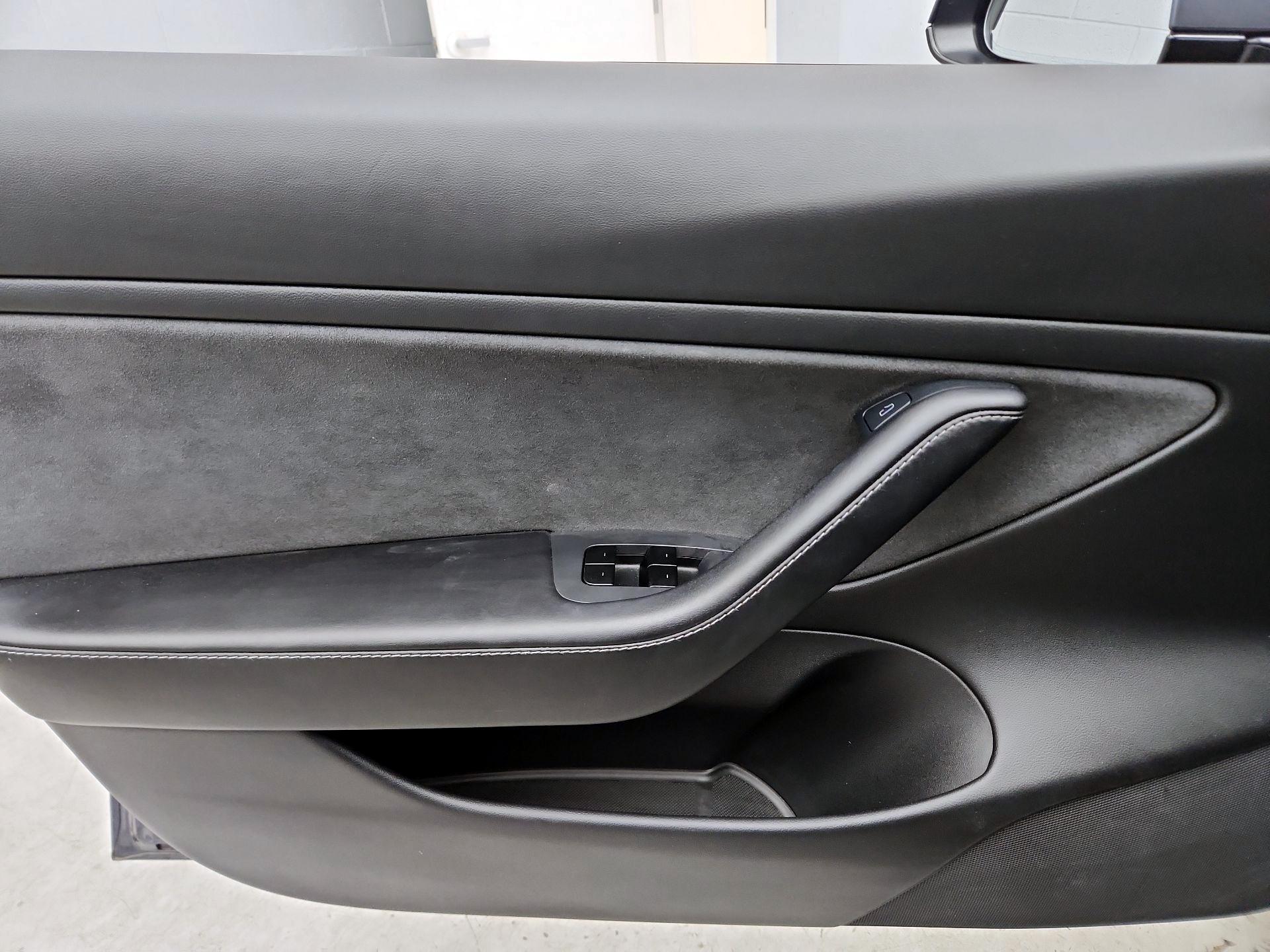 Thumbnail: 2021 Tesla Model 3 - 12