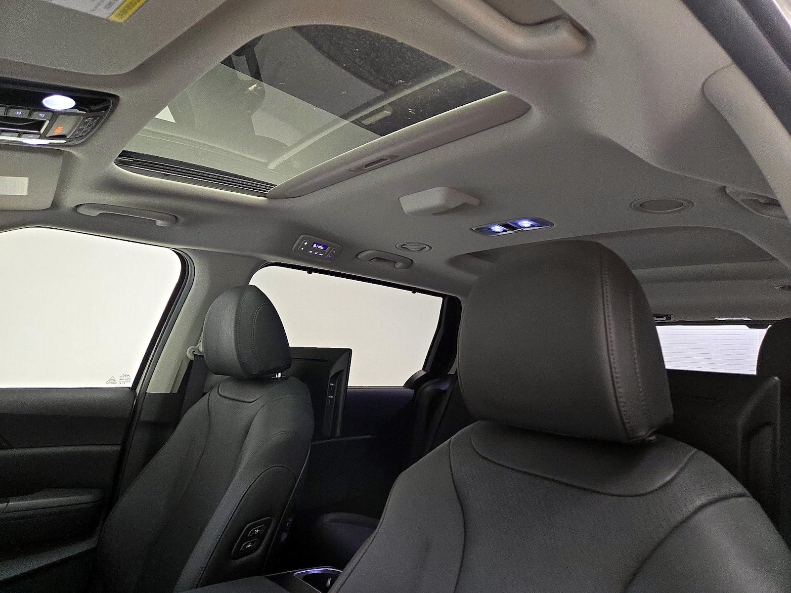 2025 Kia Carnival SX Prestige - Photo 21