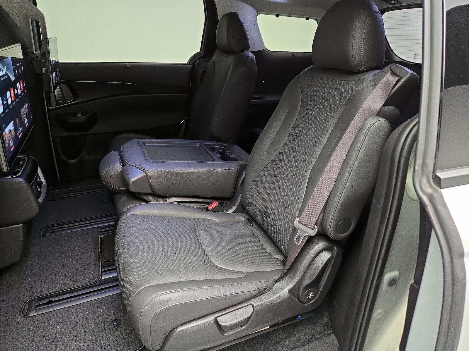 2025 Kia Carnival SX Prestige - Photo 22