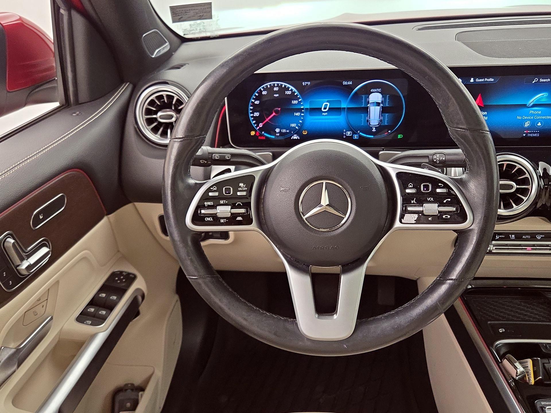 Thumbnail: 2021 Mercedes-Benz GLB - 10