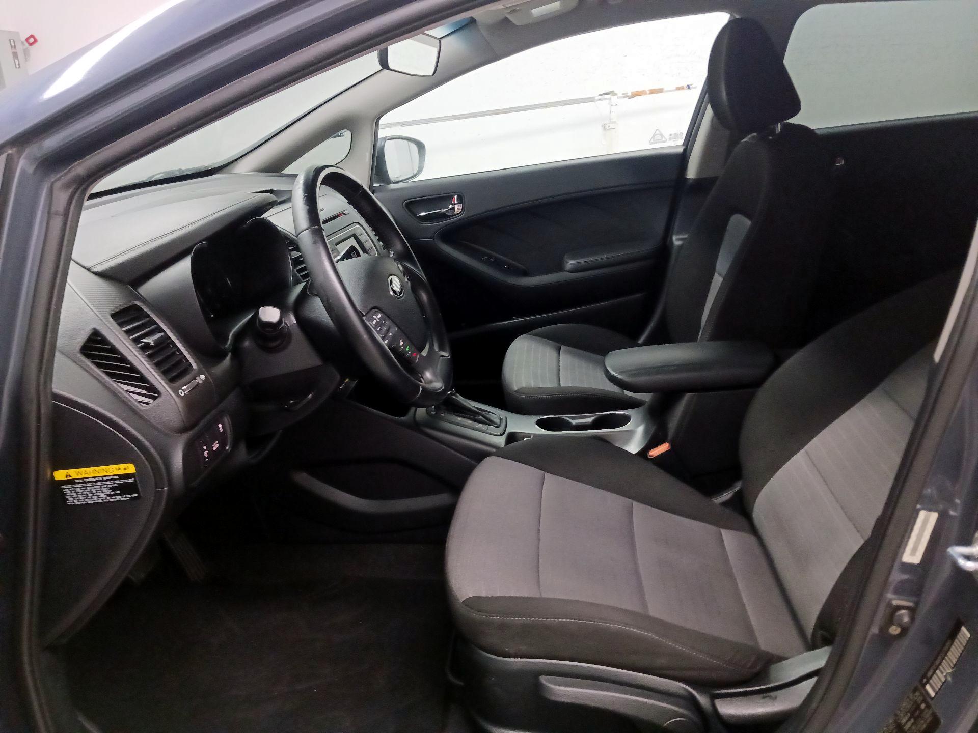 Thumbnail: 2015 Kia Forte - 9