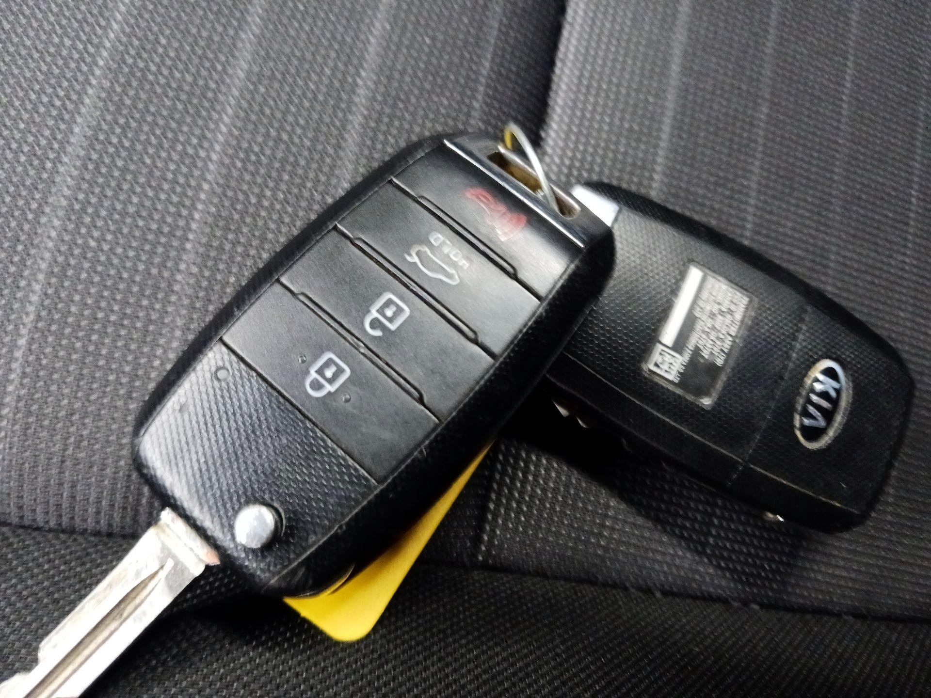 Thumbnail: 2015 Kia Forte - 16