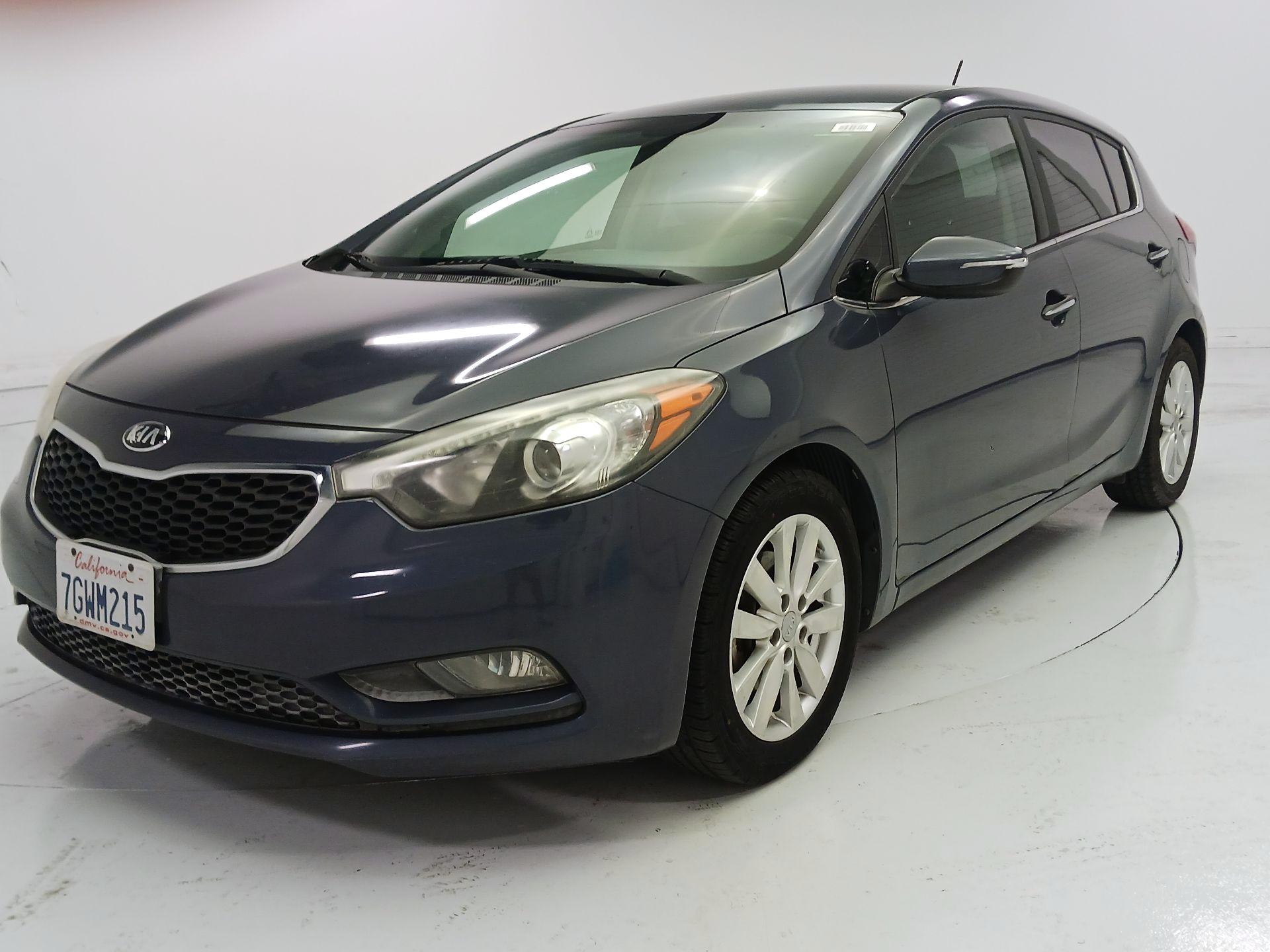 Thumbnail: 2015 Kia Forte - 3
