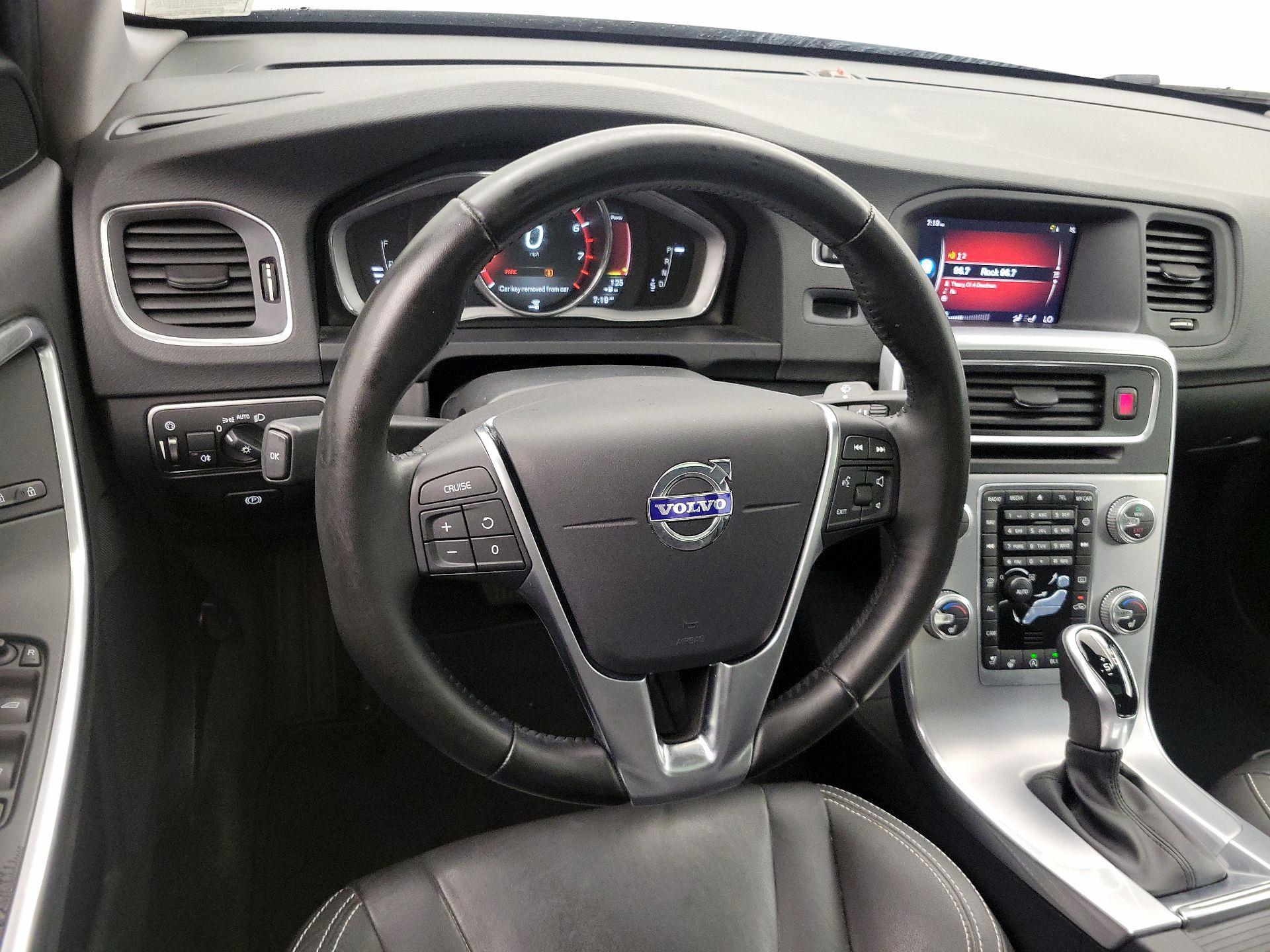 Thumbnail: 2018 Volvo S60 - 10