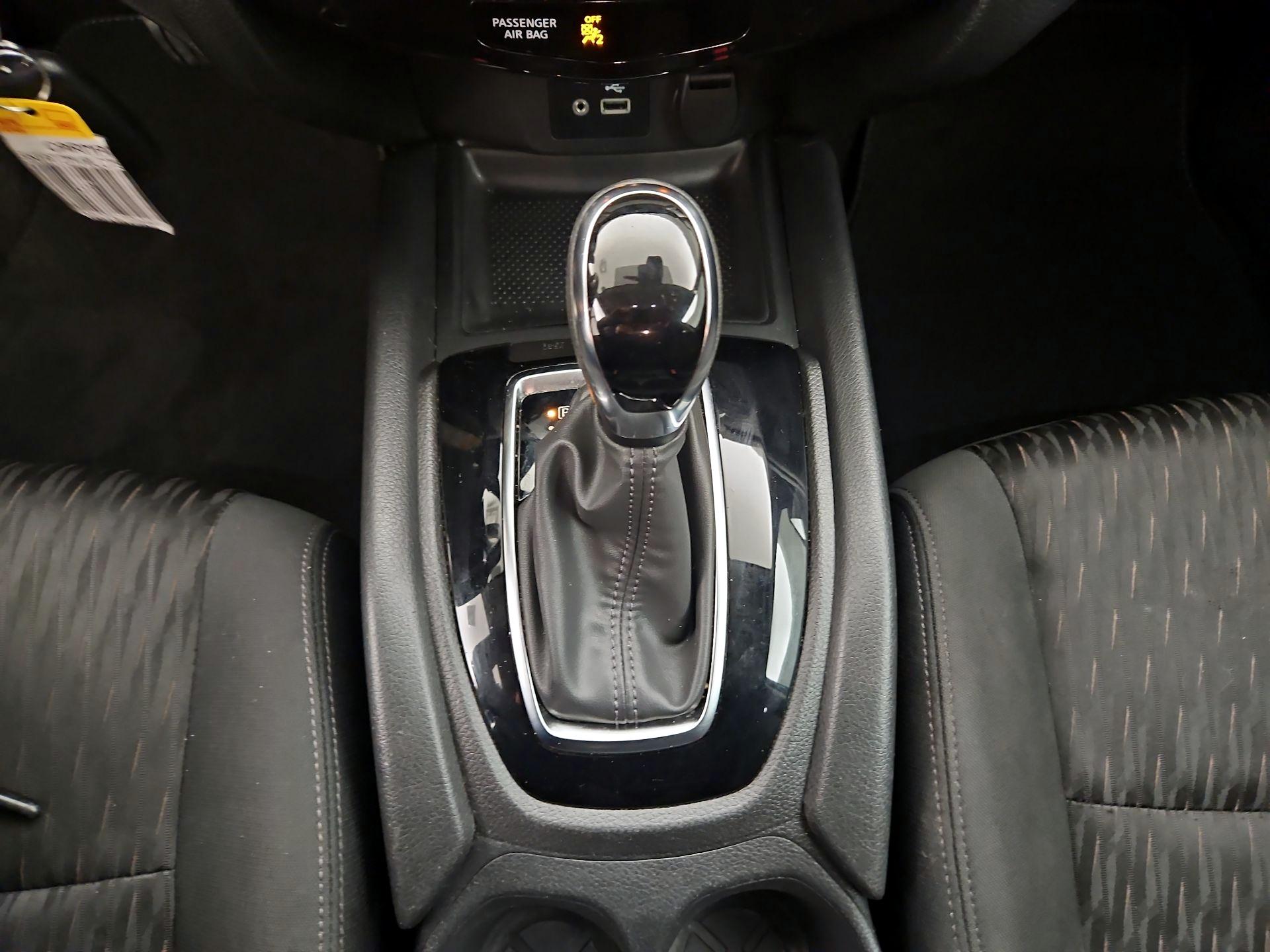Thumbnail: 2020 Nissan Rogue - 17