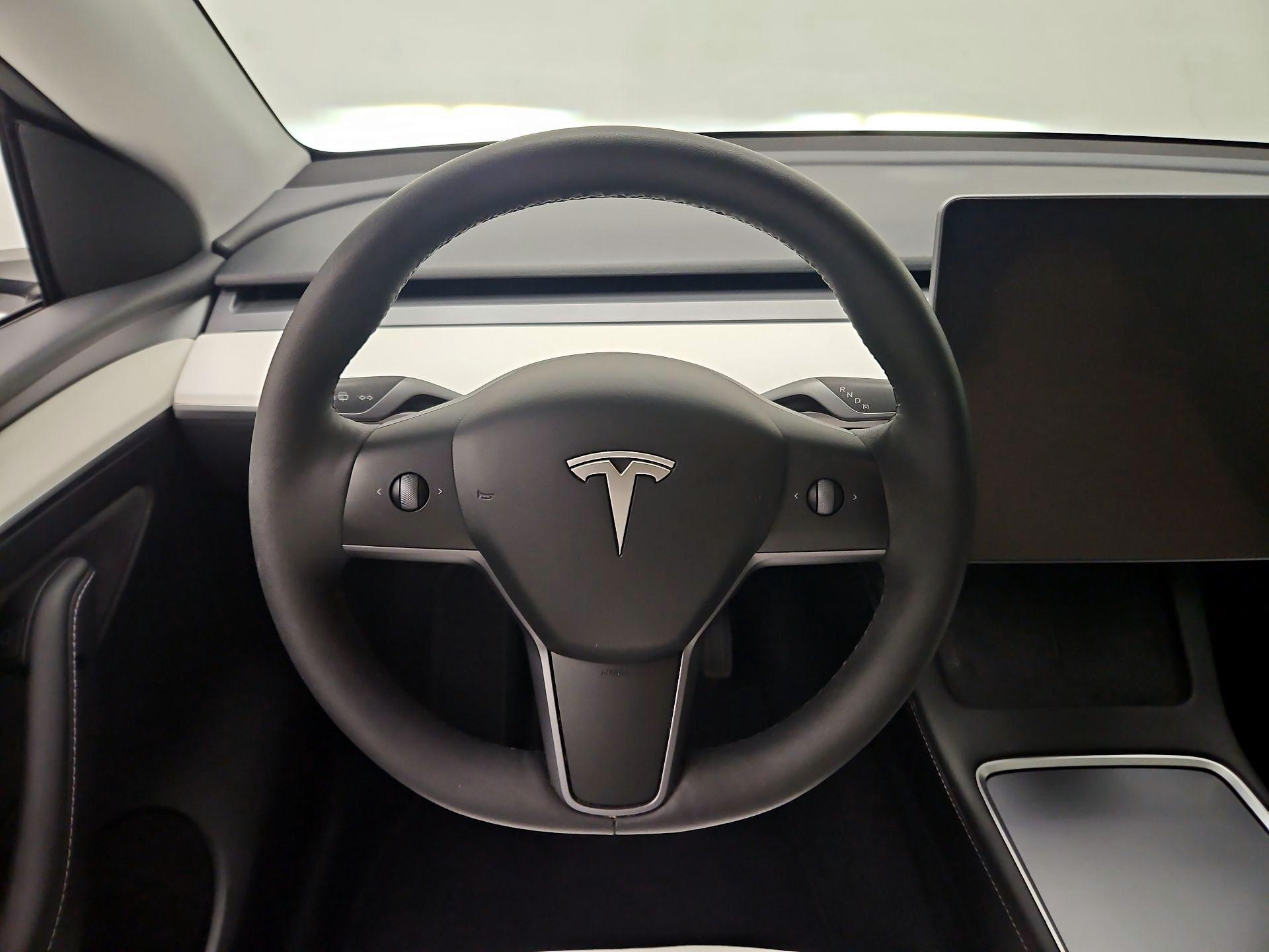 Thumbnail: 2023 Tesla Model Y - 10