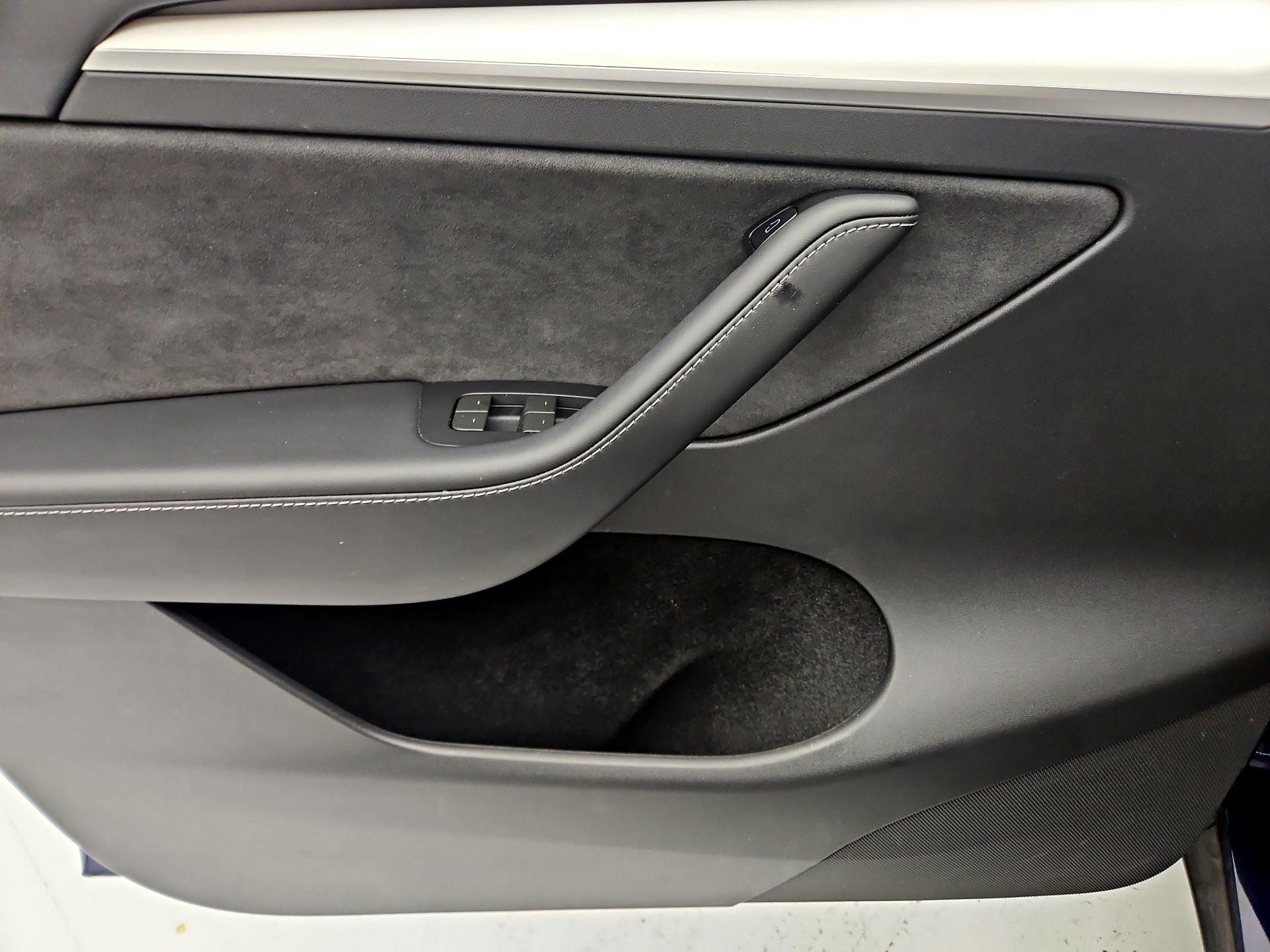 Thumbnail: 2023 Tesla Model Y - 12
