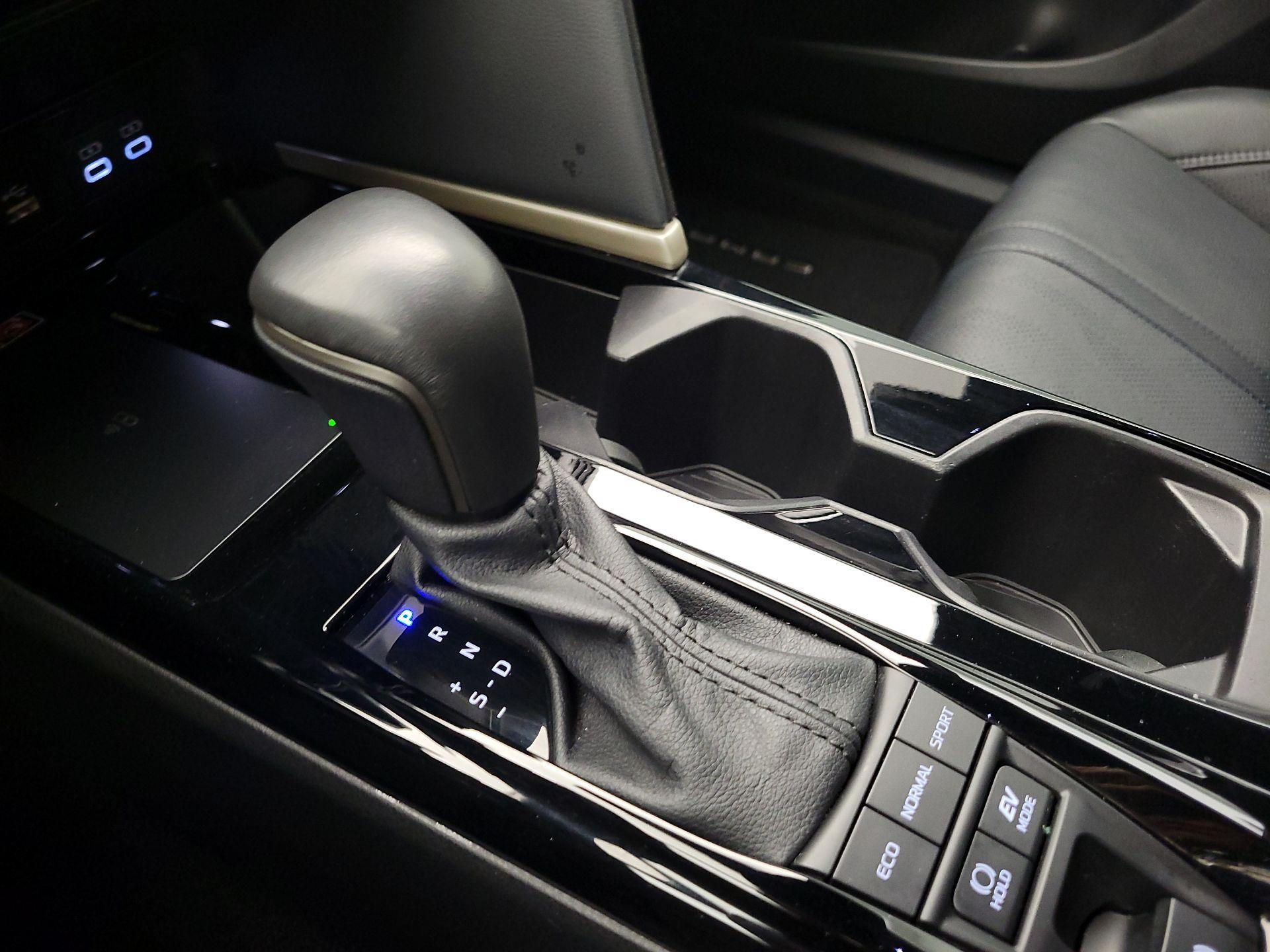 Thumbnail: 2025 Toyota Camry - 17