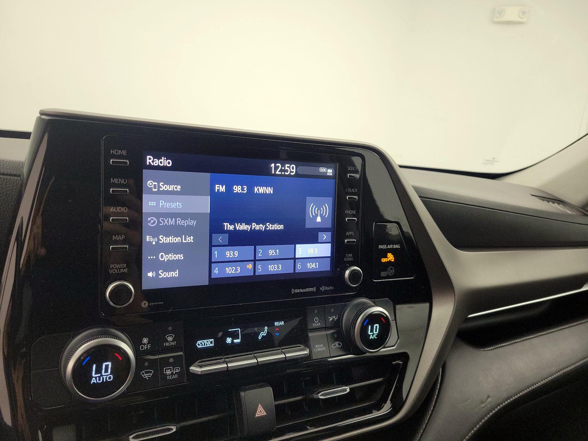 Thumbnail: 2020 Toyota Highlander - 15