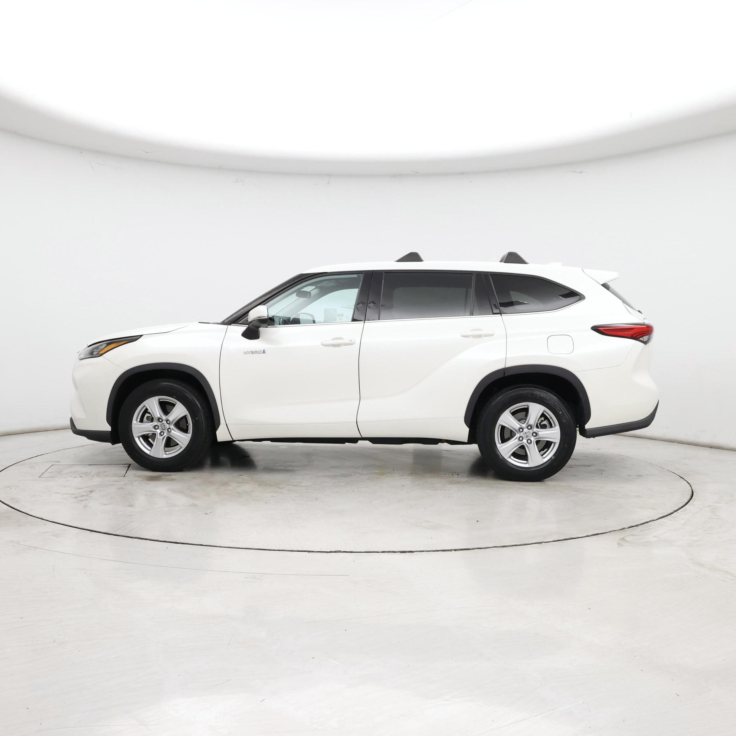 Thumbnail: 2020 Toyota Highlander - 3