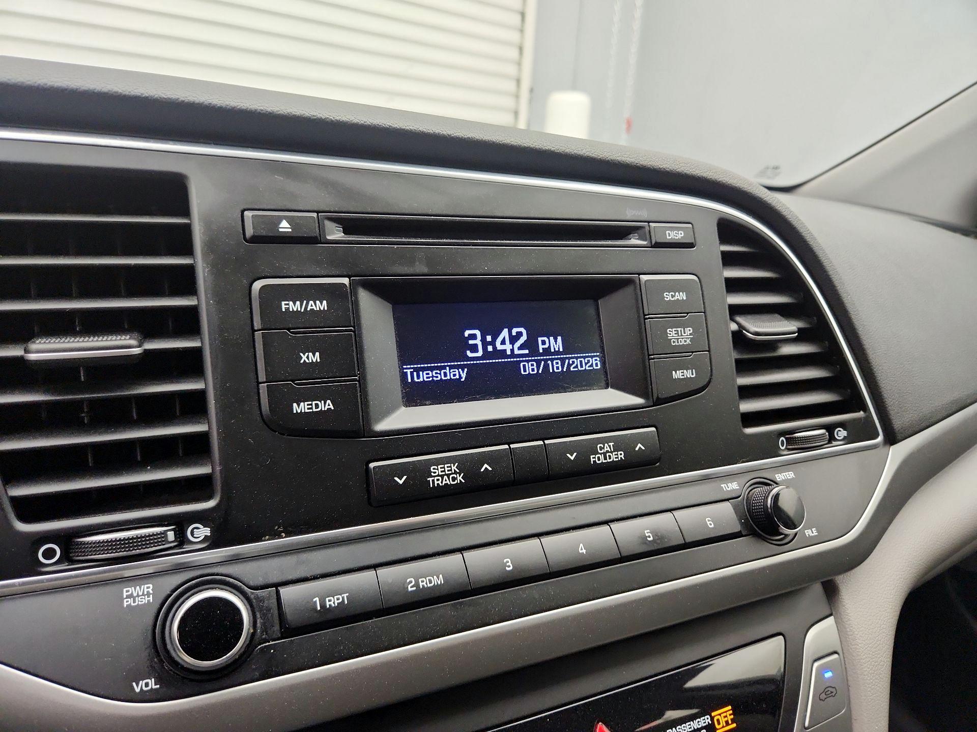 Thumbnail: 2017 Hyundai Elantra - 14