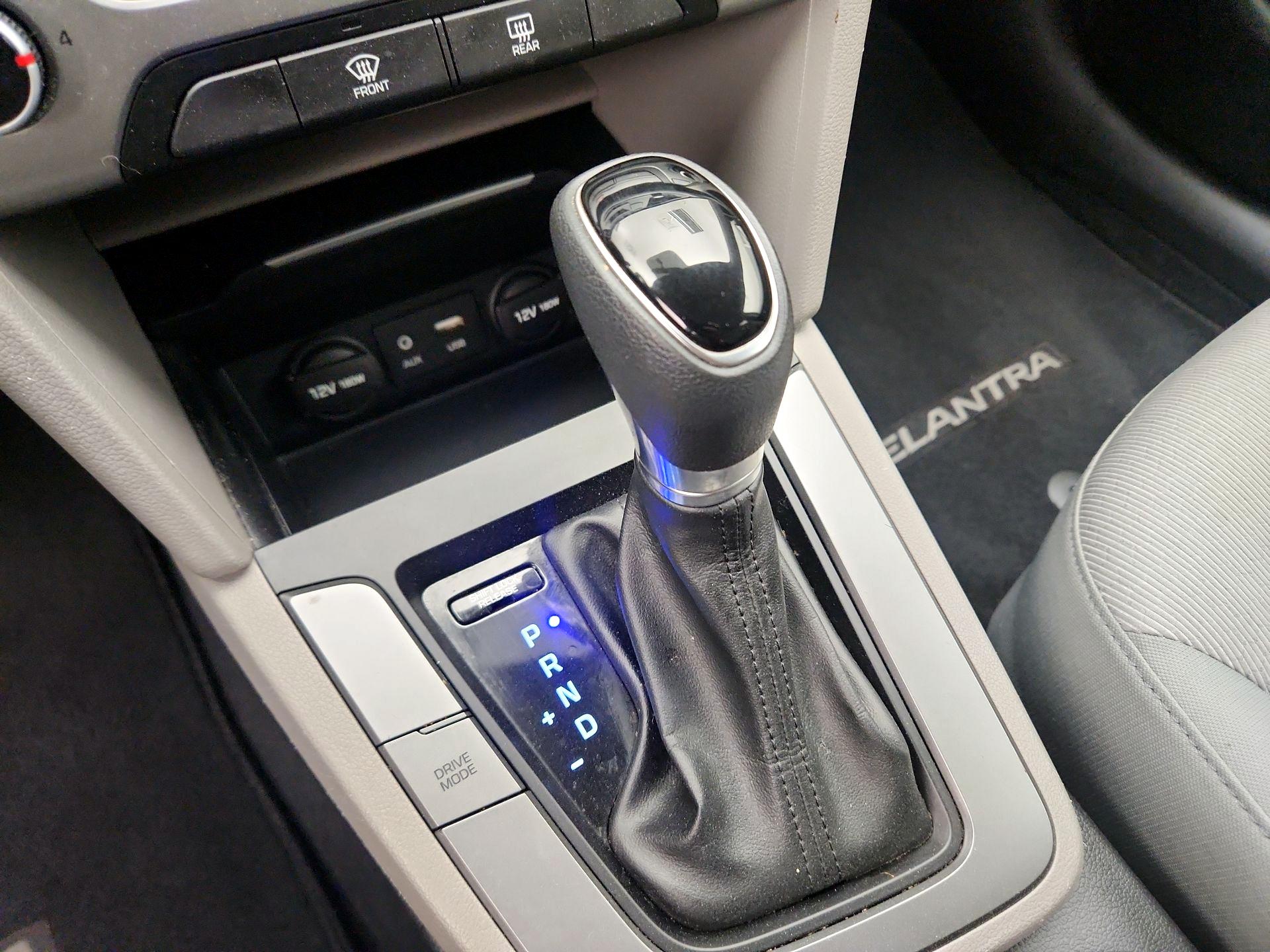 Thumbnail: 2017 Hyundai Elantra - 16